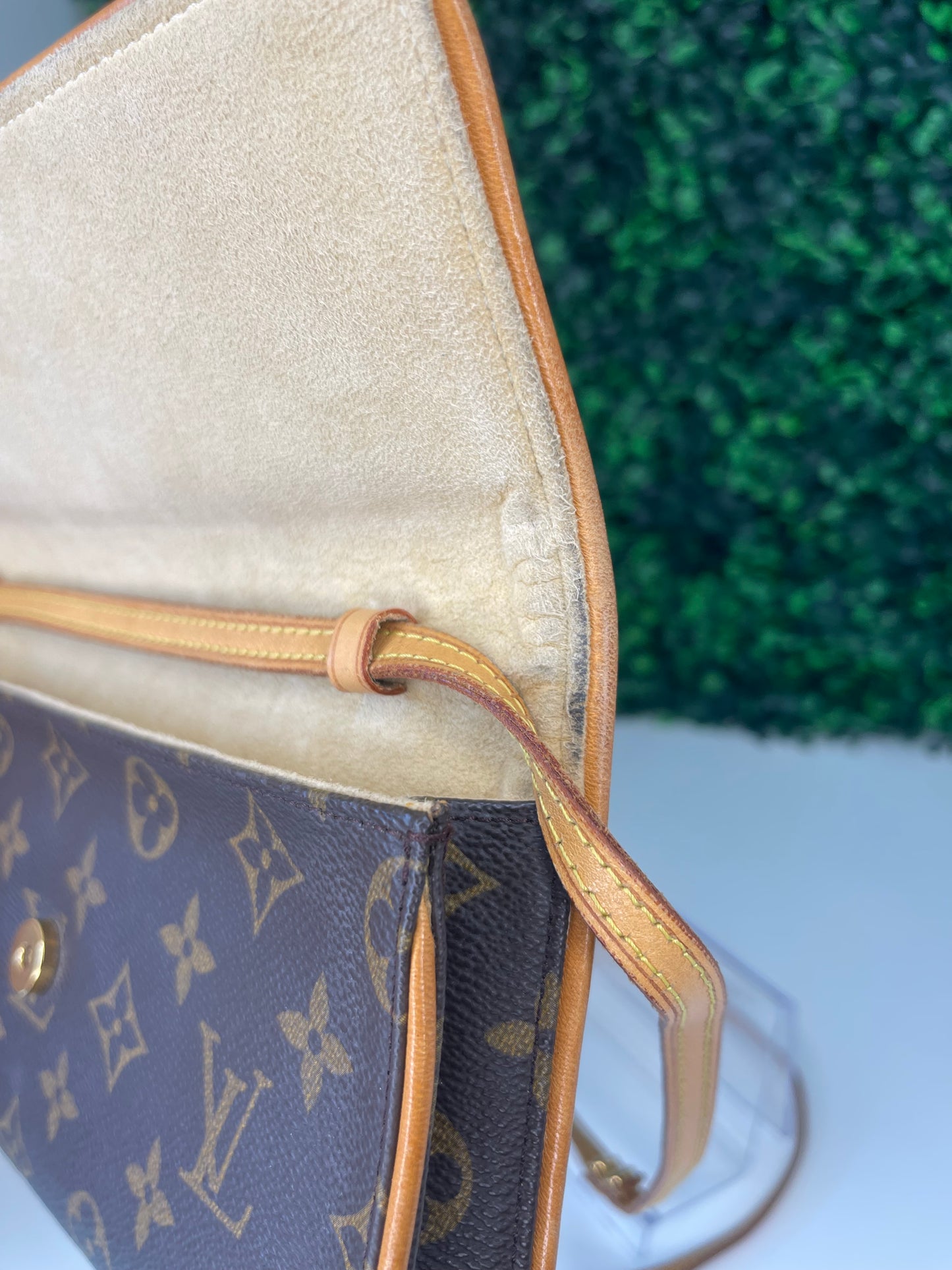 Preowned Louis Vuitton Monogram Twin Pochette GM Shoulder Bag