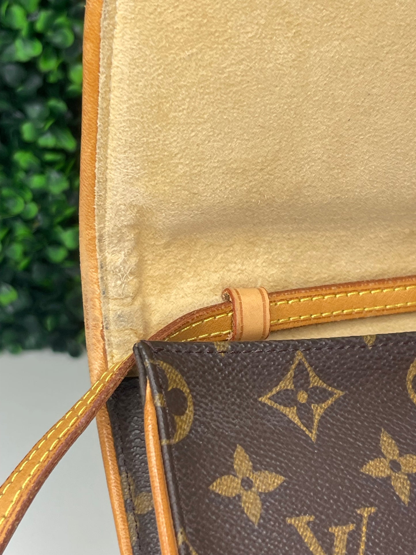 Preowned Louis Vuitton Monogram Twin Pochette GM Shoulder Bag