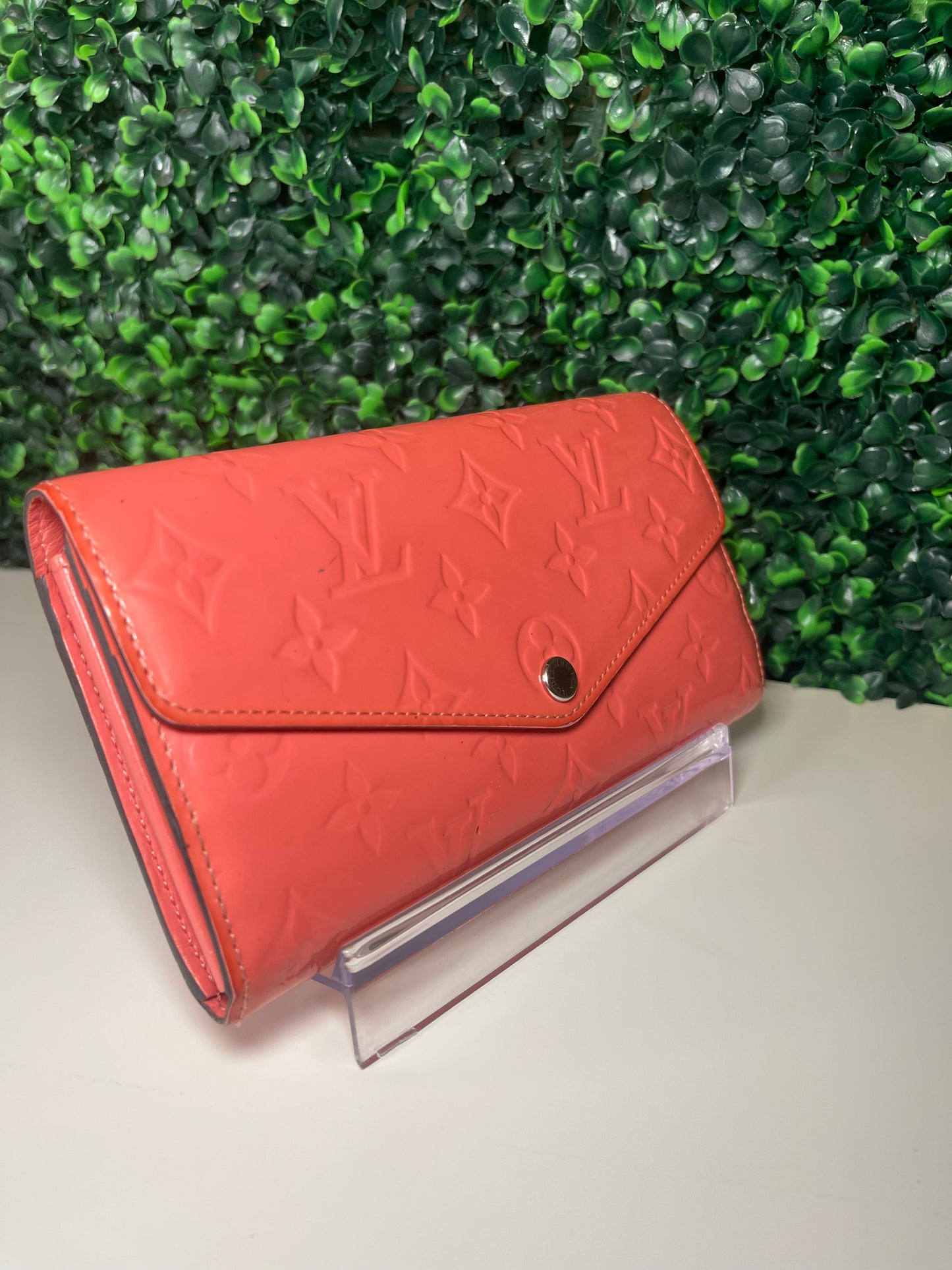 Louis Vuitton Rose Litchi Vernis Sarah Long Wallet