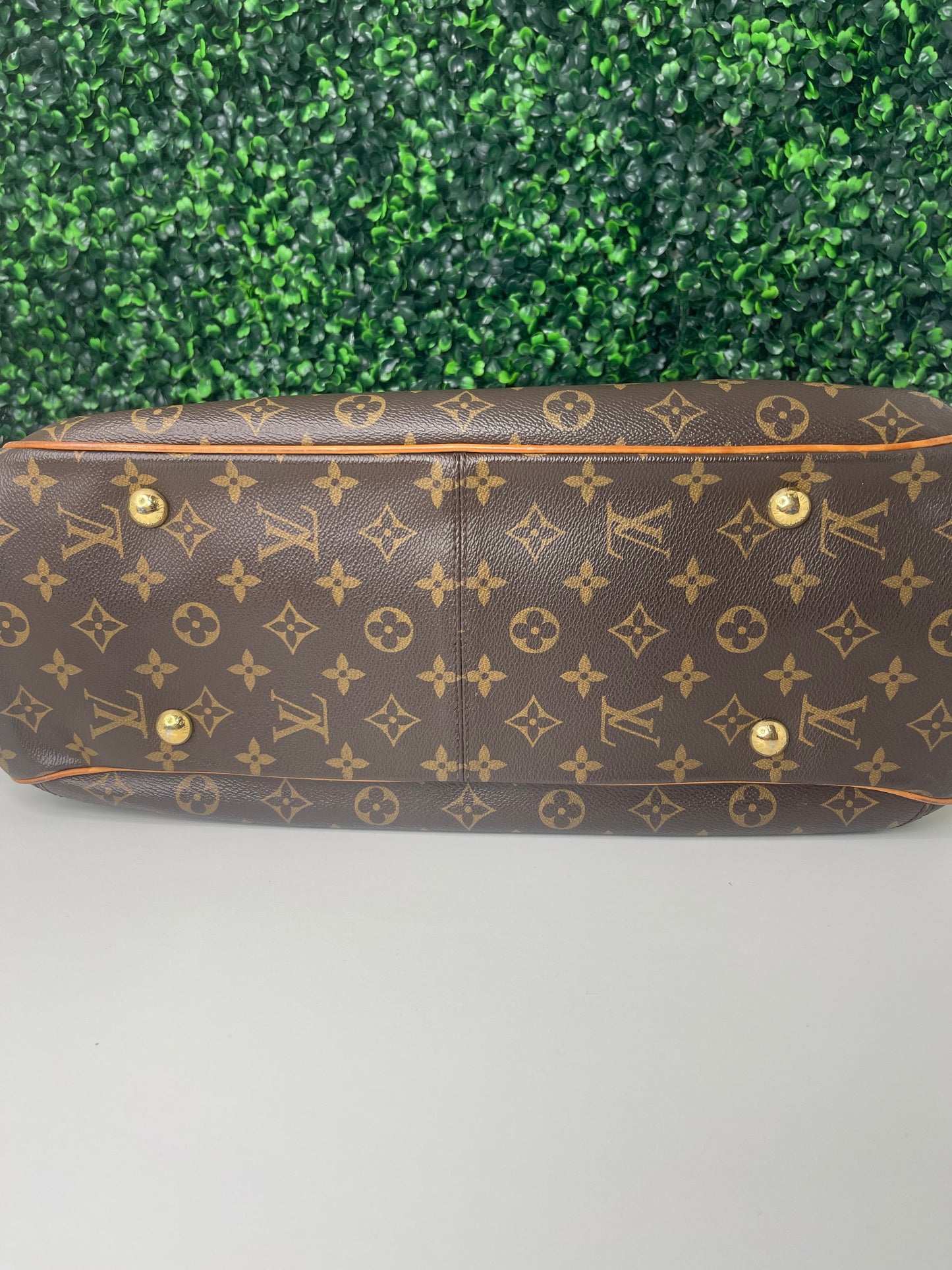 Deal 8: Preowned Louis Vuitton Monogram Griet