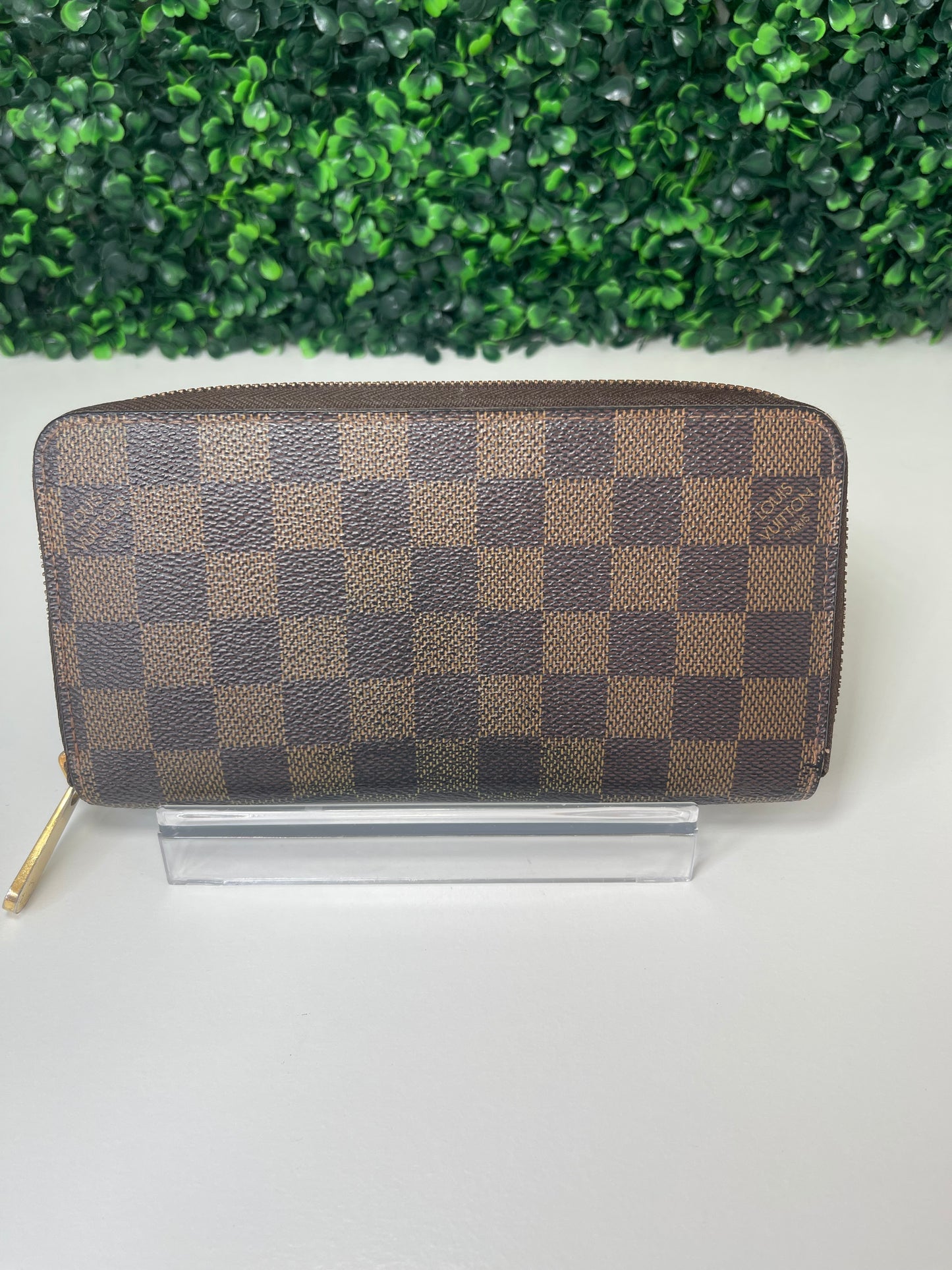 Final STEAL Deal 12: Preowned Louis Vuitton Damier Ebene Zippy Long Wallet