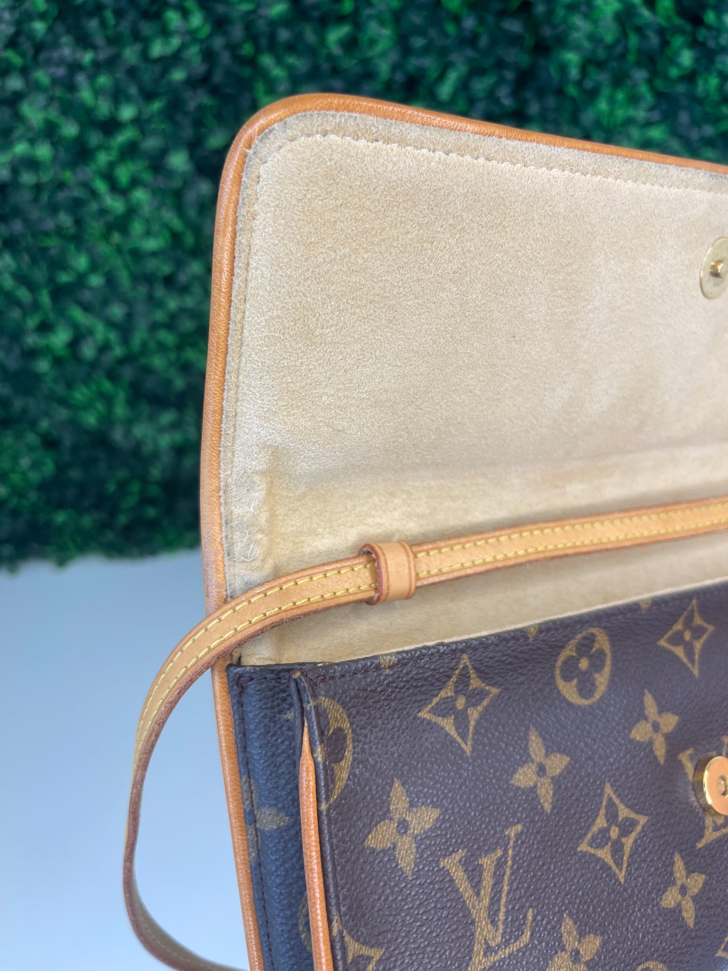 Preowned Louis Vuitton Monogram Twin Pochette GM Shoulder Bag