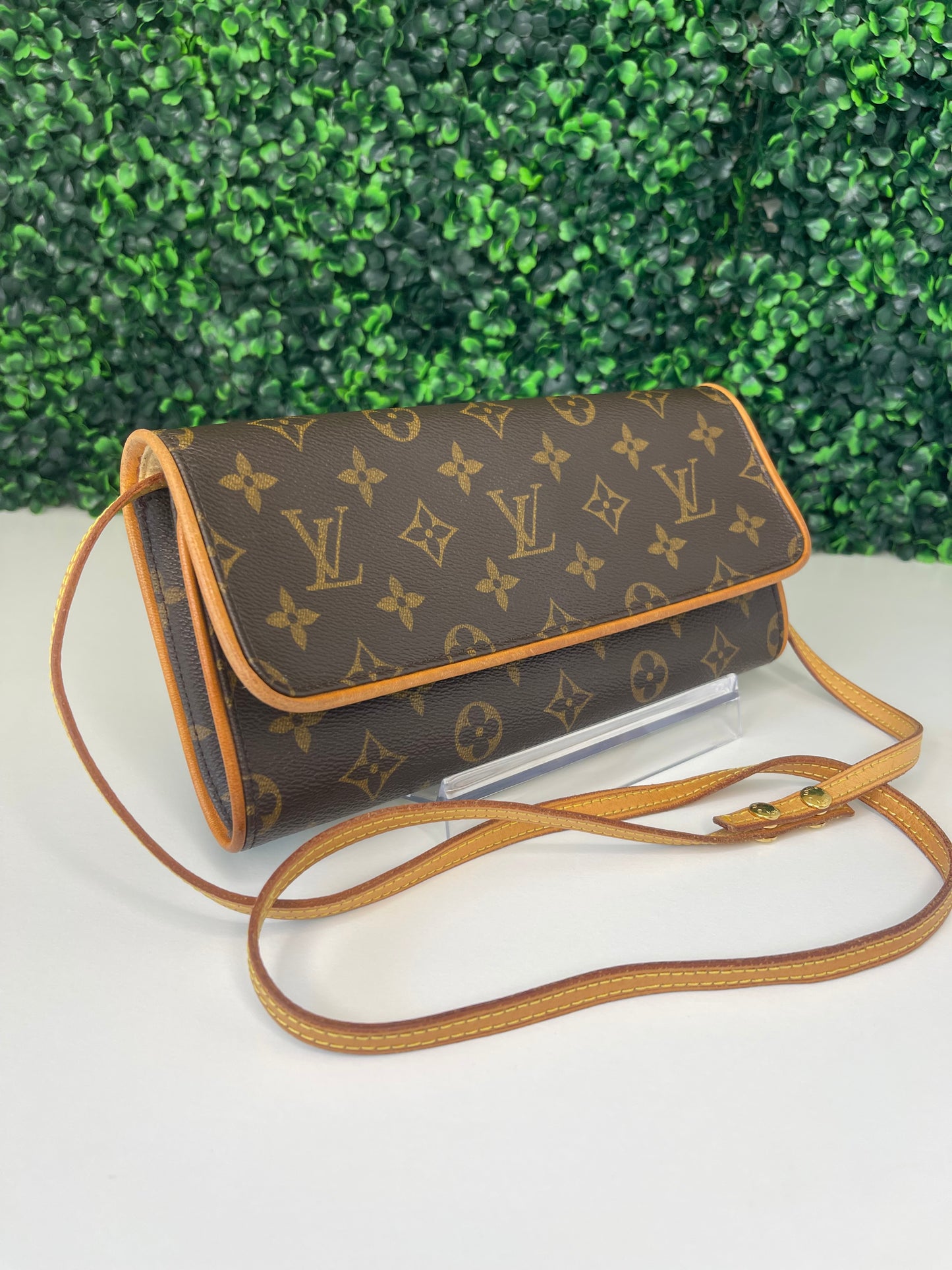 Preowned Louis Vuitton Monogram Twin Pochette GM Shoulder Bag