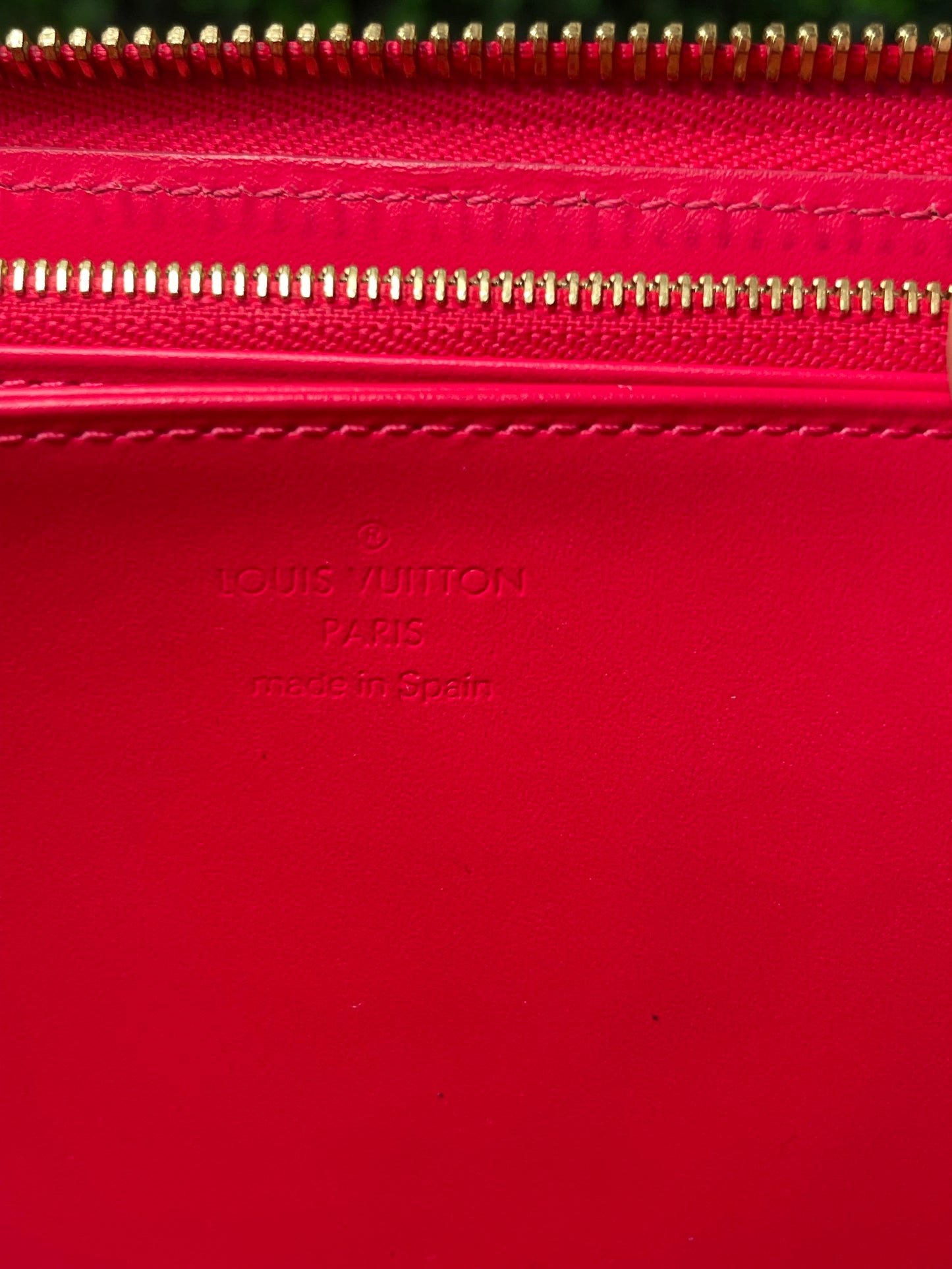 Preowned Louis Vuitton Hot Pink Rose Pop Vernis Zippy Long Wallet