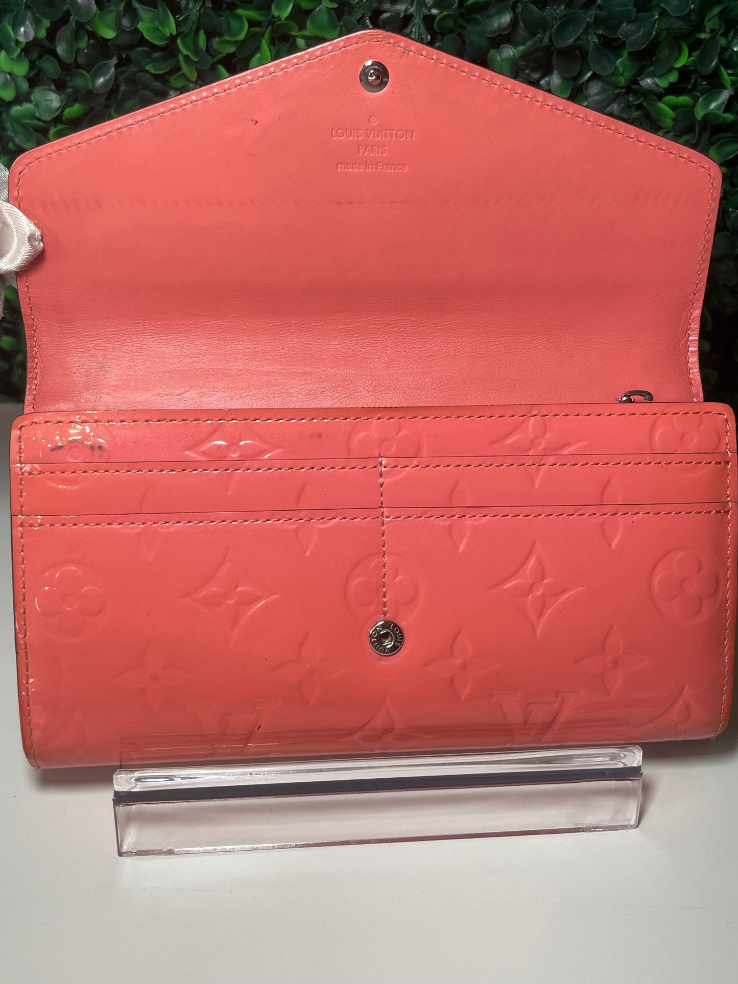 Louis Vuitton Rose Litchi Vernis Sarah Long Wallet