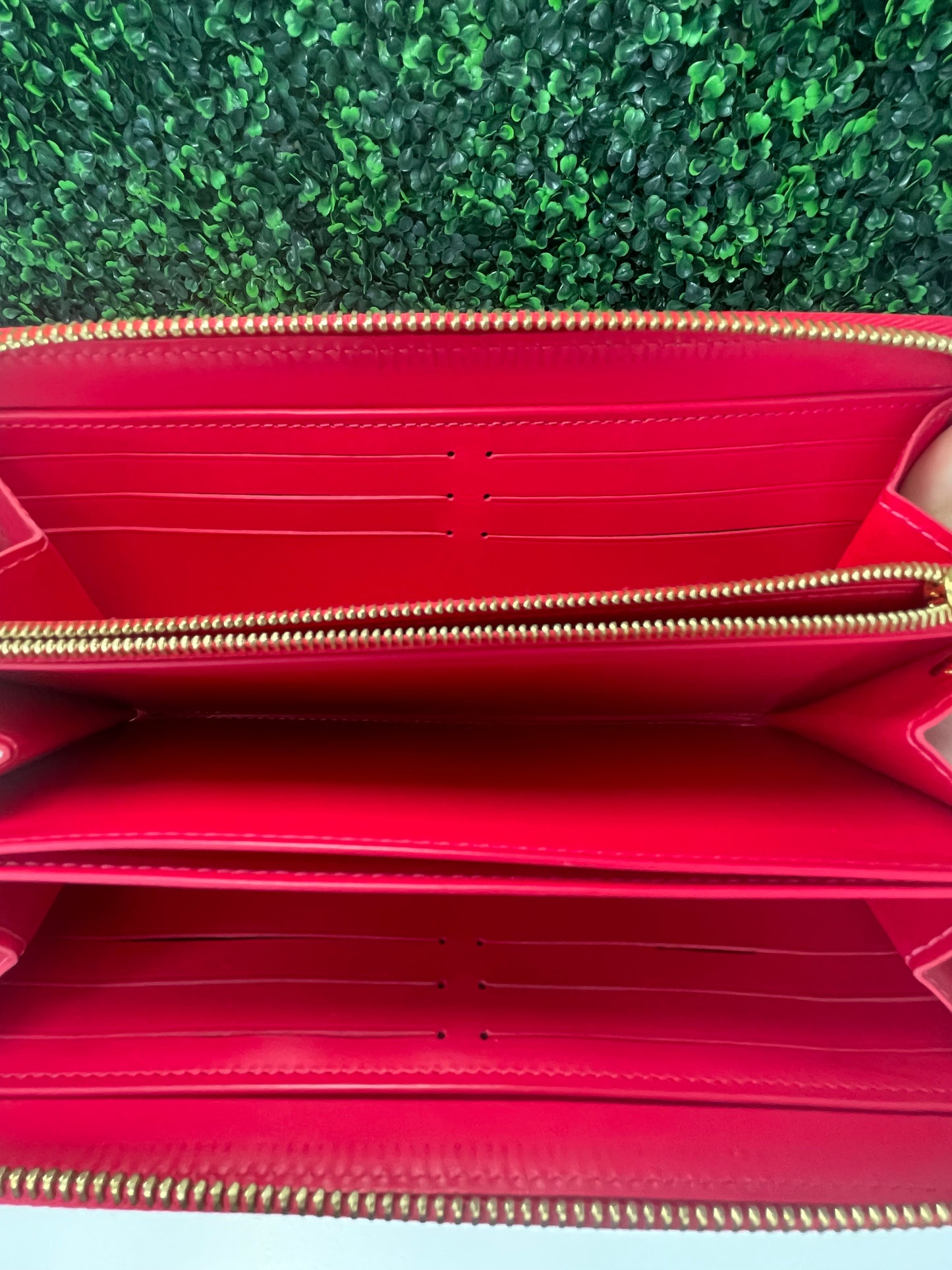 Preowned Louis Vuitton Hot Pink Rose Pop Vernis Zippy Long Wallet