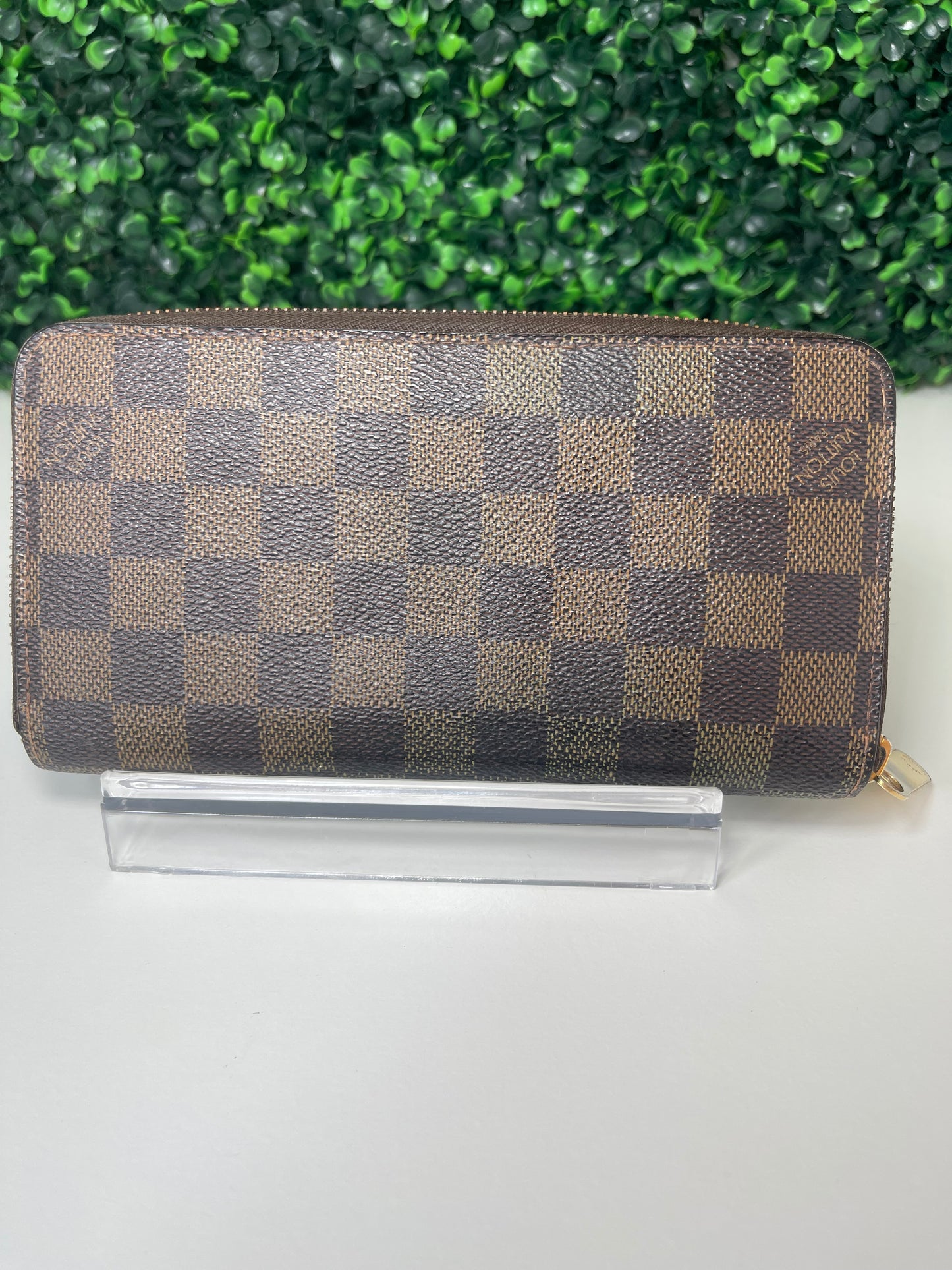 Final STEAL Deal 12: Preowned Louis Vuitton Damier Ebene Zippy Long Wallet