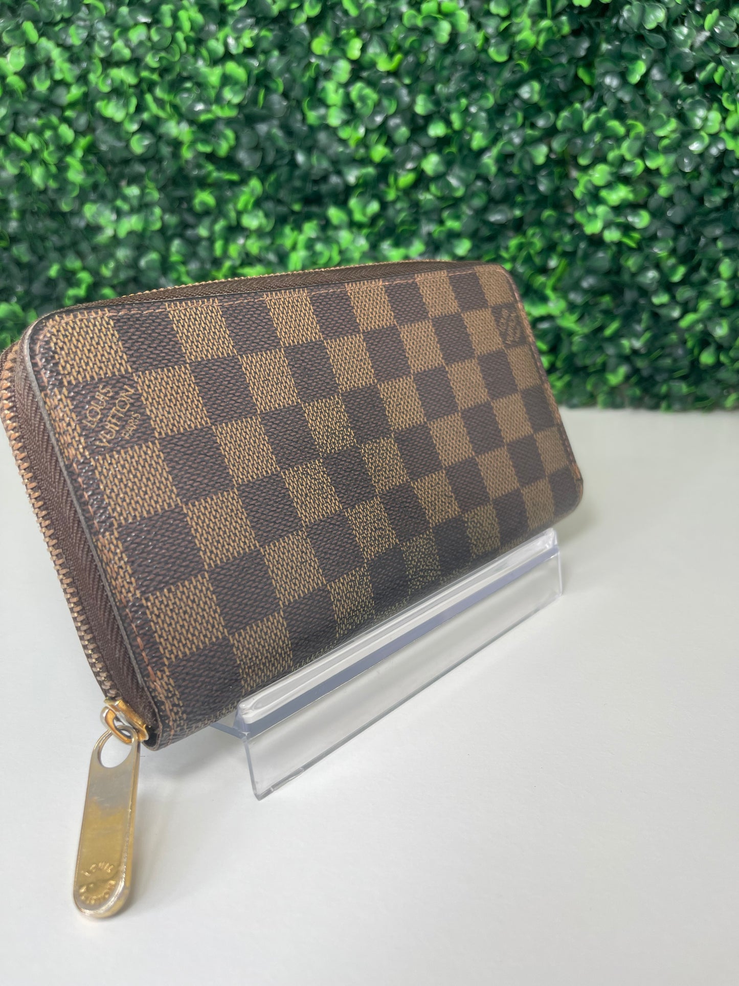Final STEAL Deal 12: Preowned Louis Vuitton Damier Ebene Zippy Long Wallet