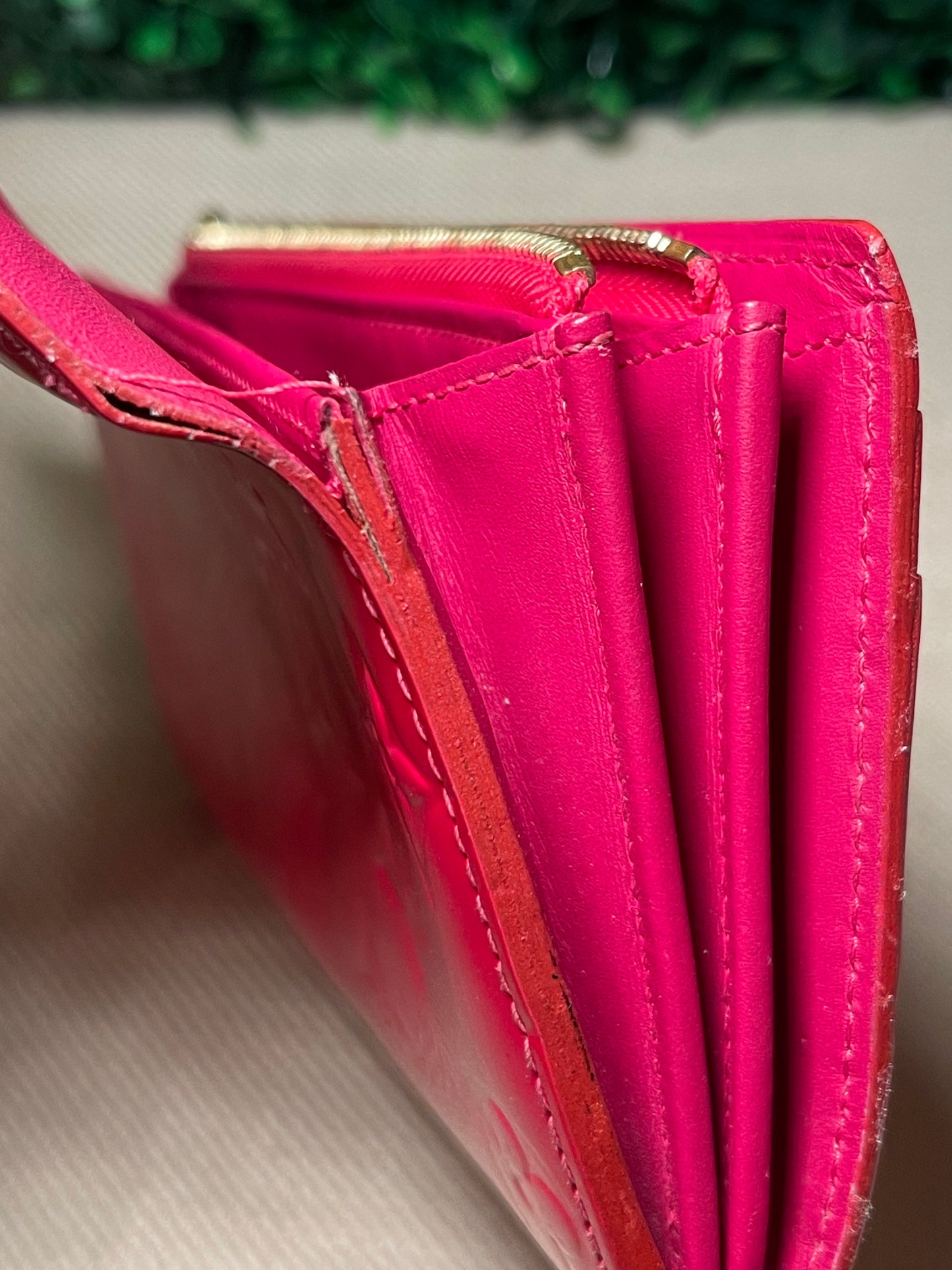 Louis Vuitton Pink Vernis Sarah Long Wallet