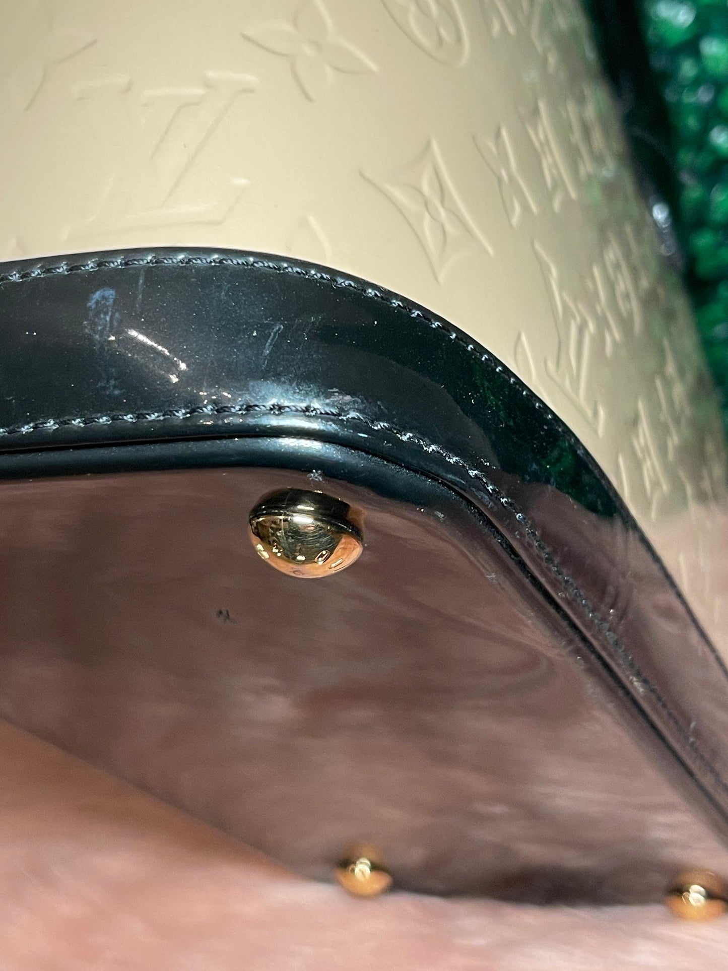 Louis Vuitton Beige/Black Vernis Lockit Handbag