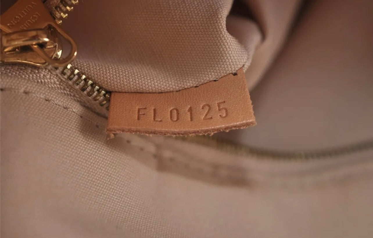 Louis Vuitton Beige/Black Vernis Lockit Handbag