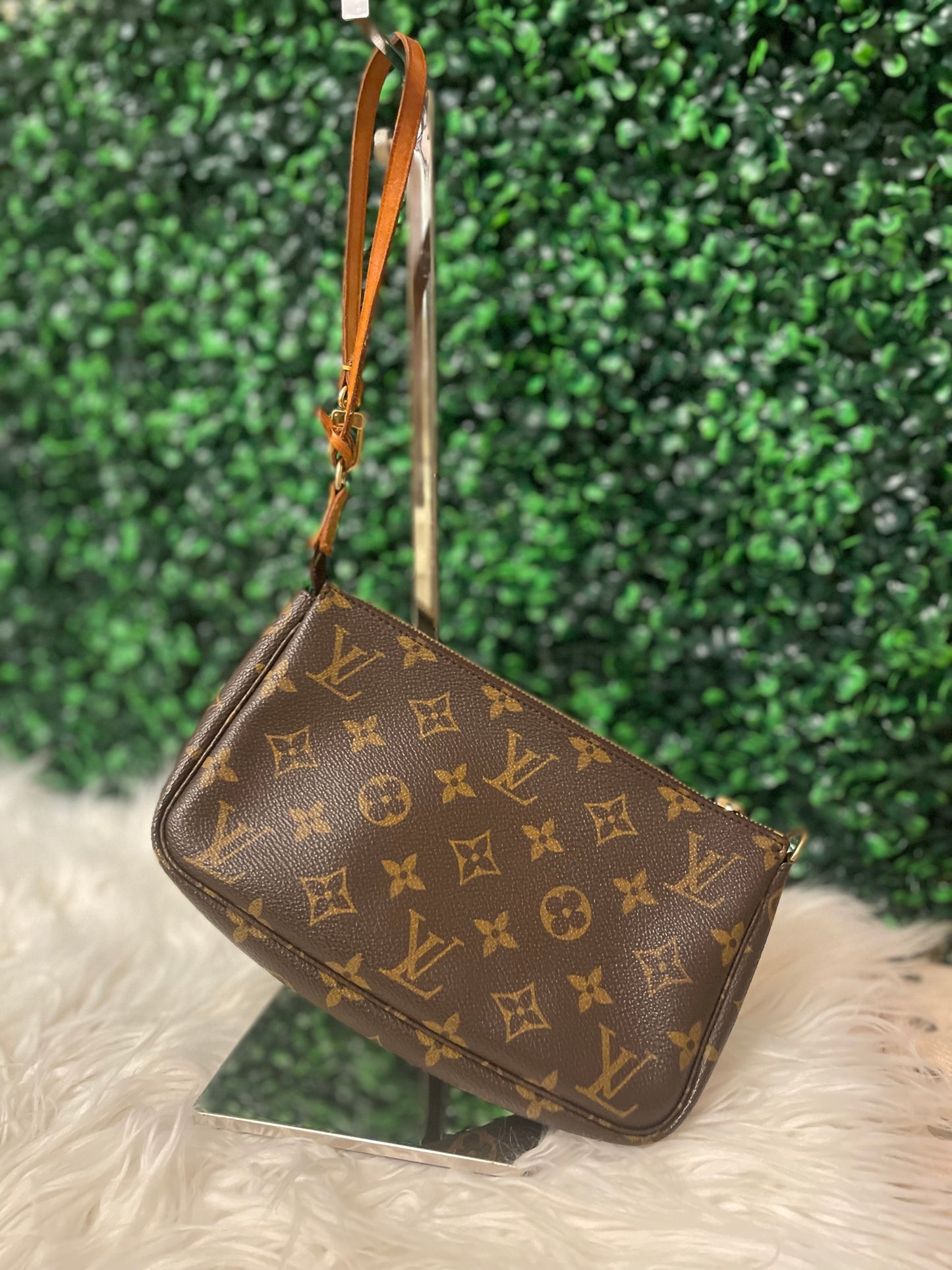 Louis Vuitton Pochette Accessoires