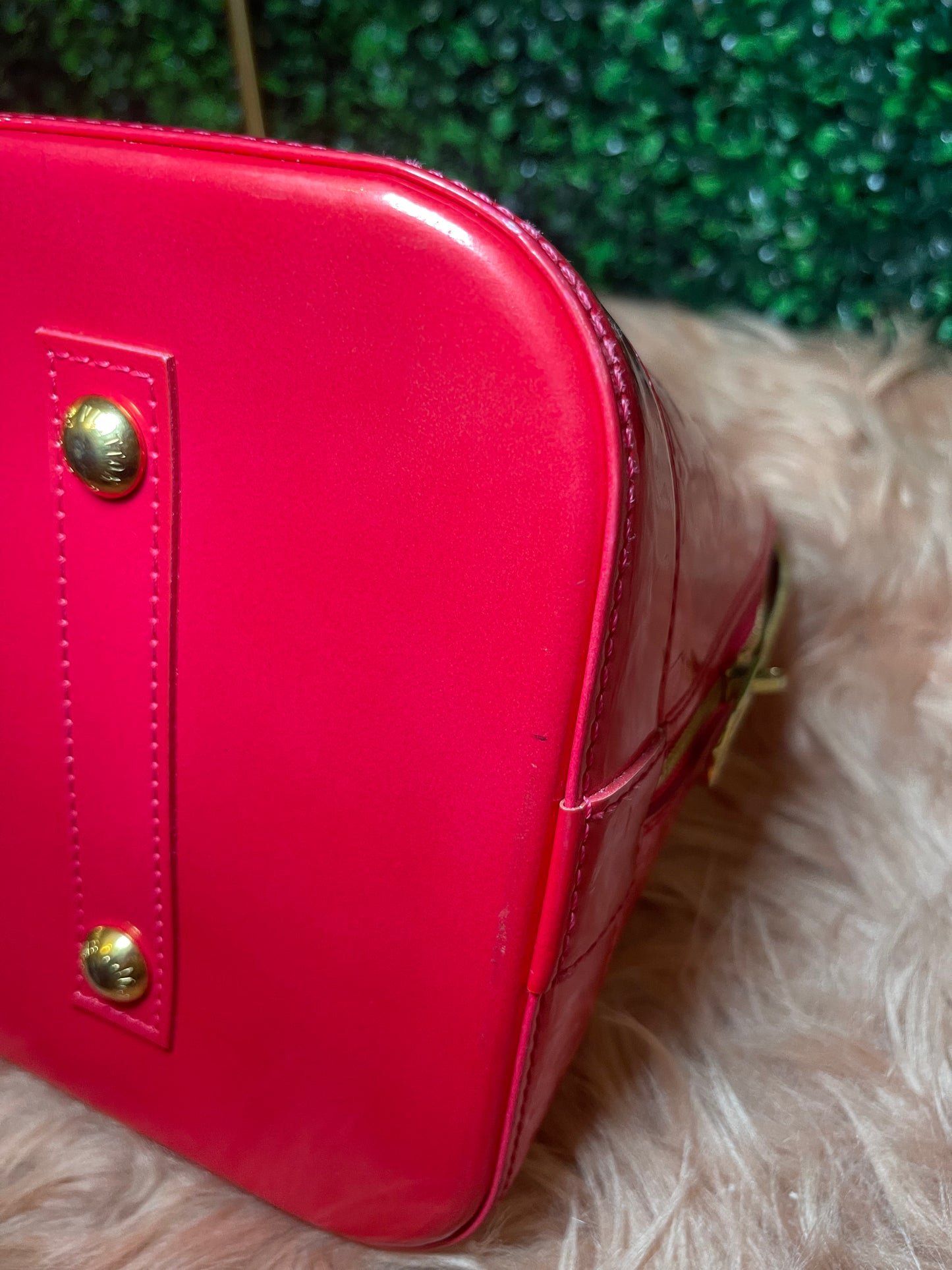 Louis Vuitton Pink Vernis Alma GM