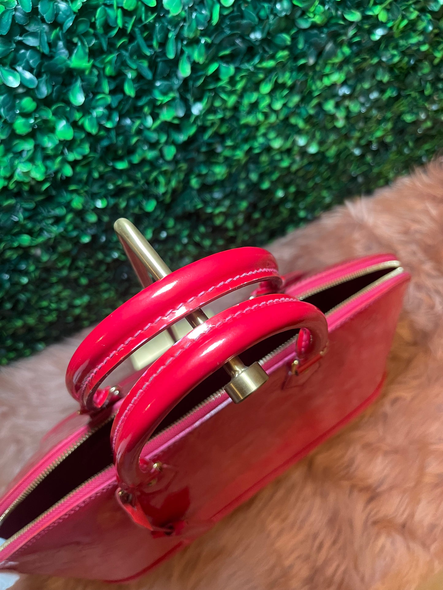 Louis Vuitton Pink Vernis Alma GM