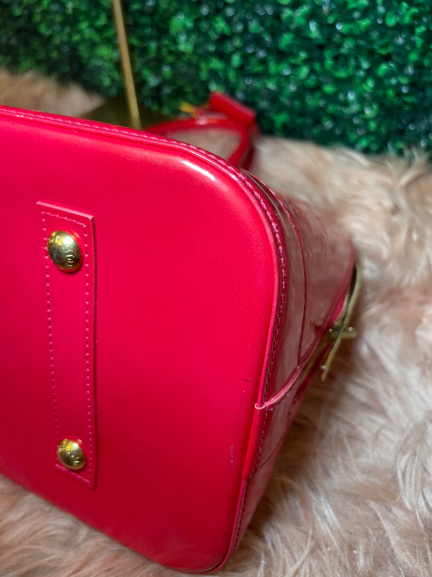 Louis Vuitton Pink Vernis Alma GM