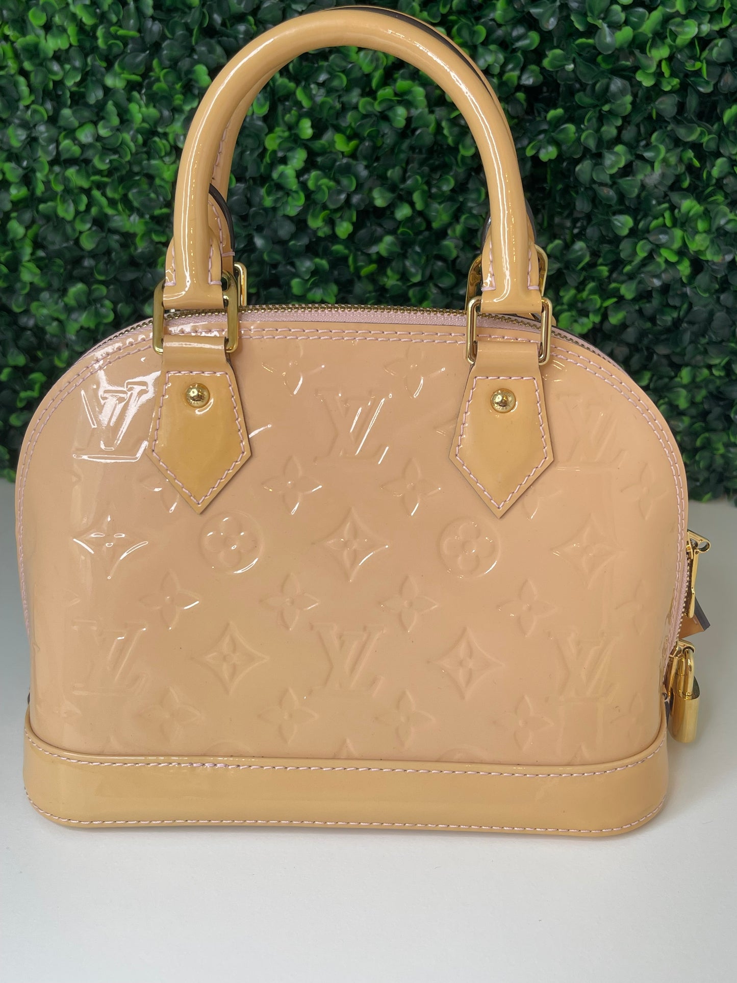 Preowned Louis Vuitton Rose Angelique Monogram Vernis Alma BB Bag