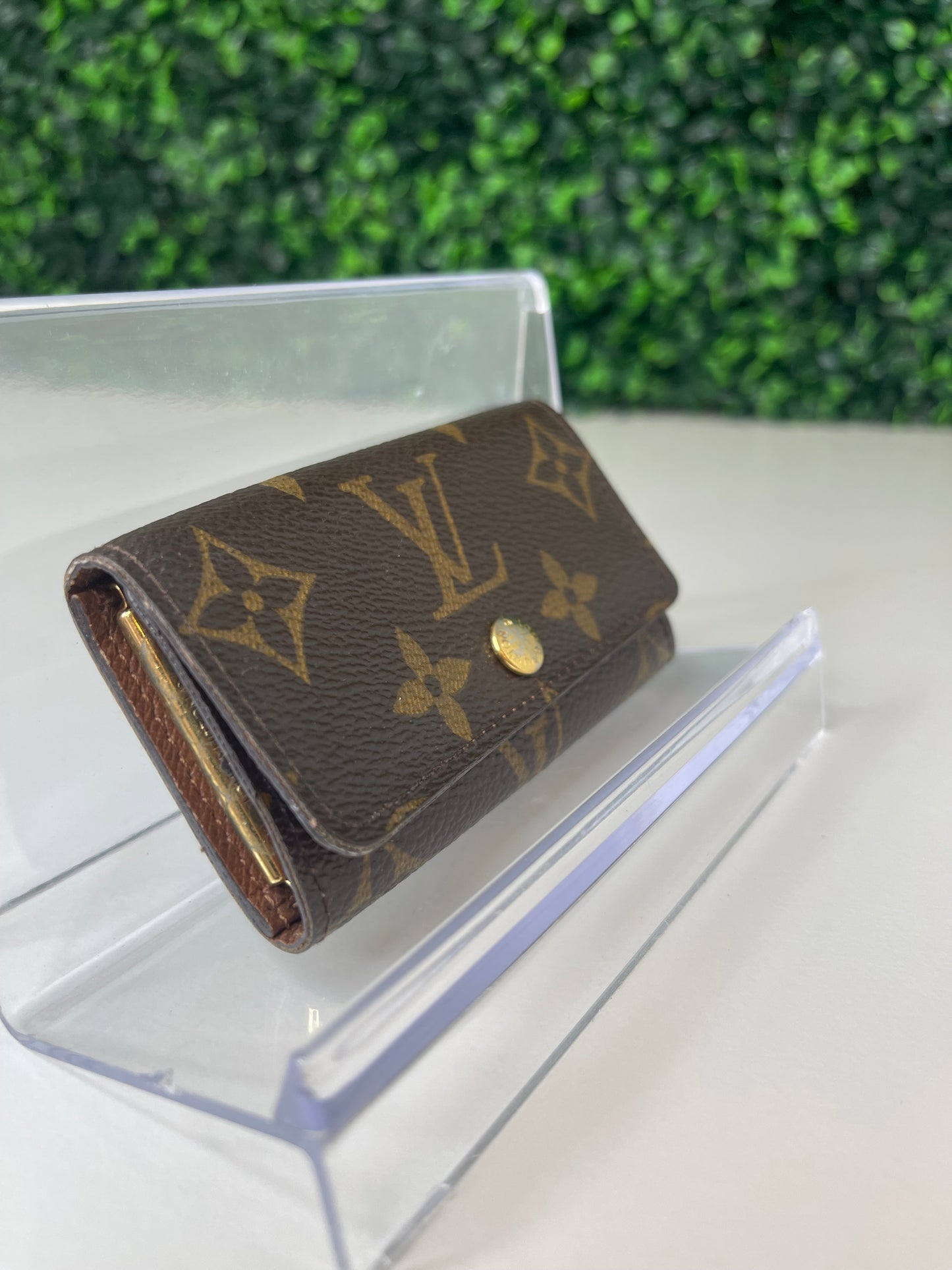 Preowned Louis Vuitton Monogram 4 Key Holder