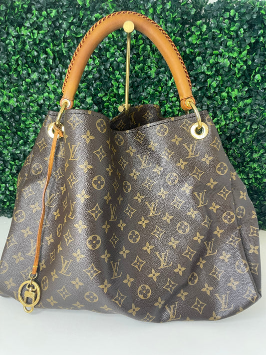 Preowned Louis Vuitton Monogram Artsy MM