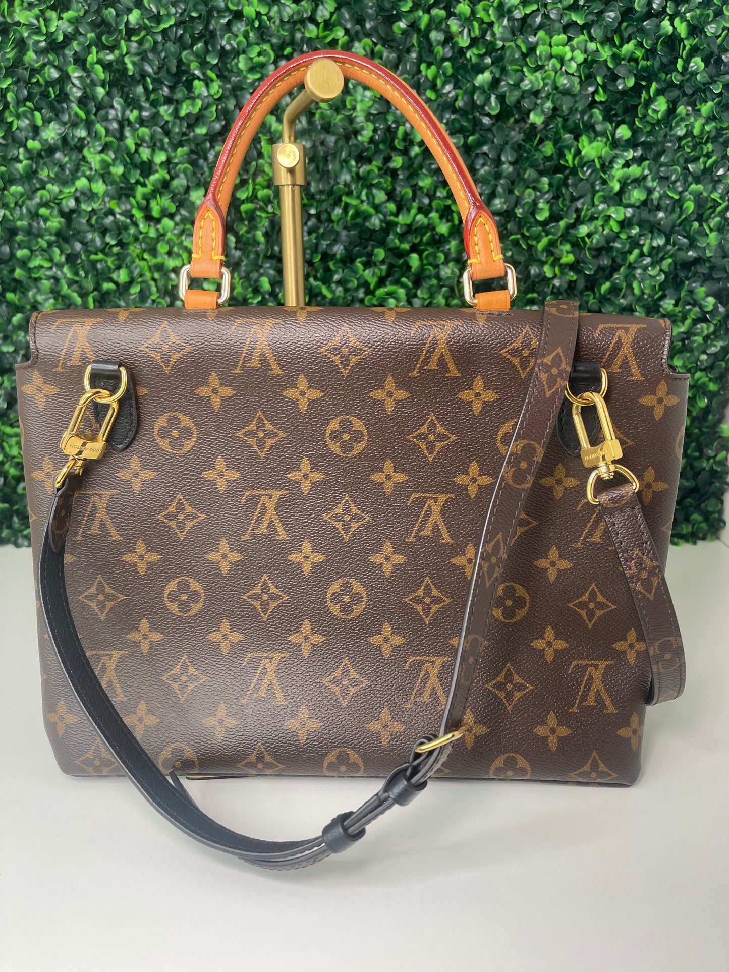 Preowned Louis Vuitton Marignan Black