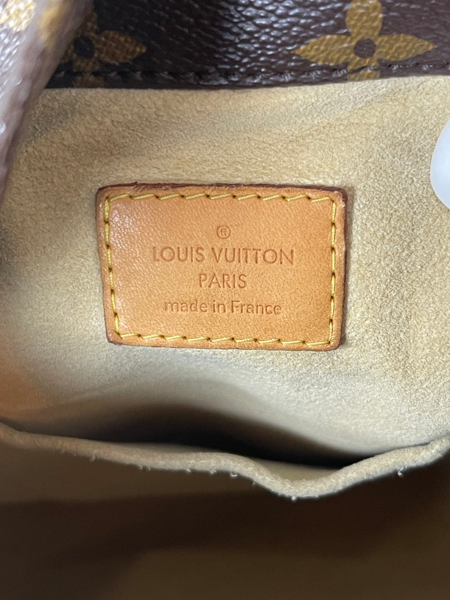 Preowned Louis Vuitton Monogram Artsy MM