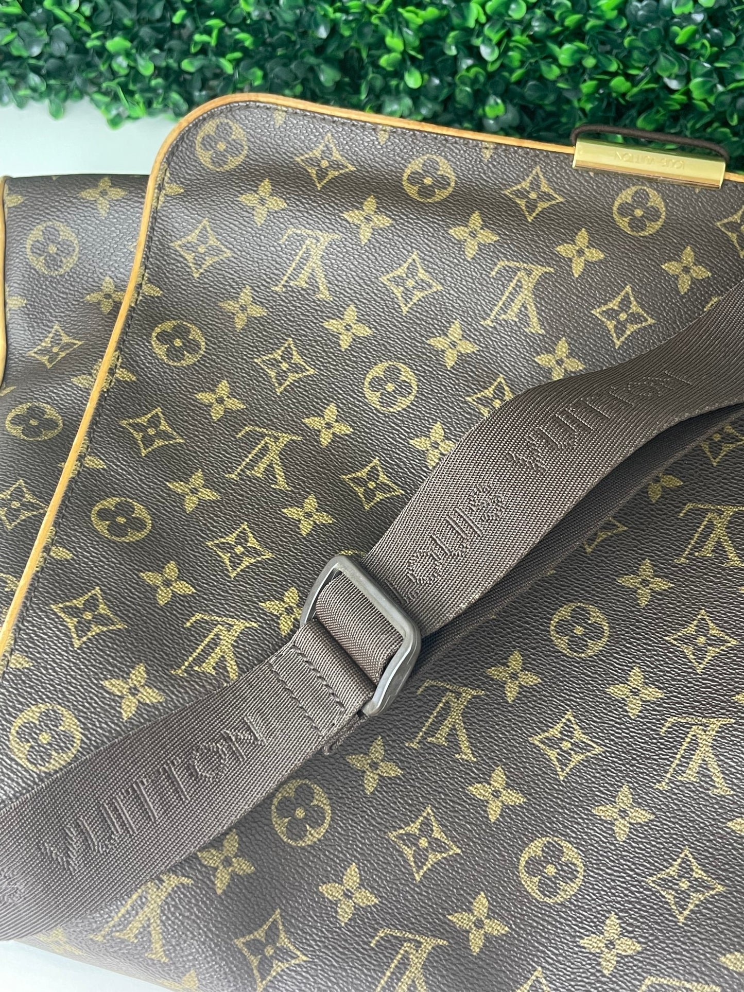 Louis Vuitton Abbesses Messenger Bag