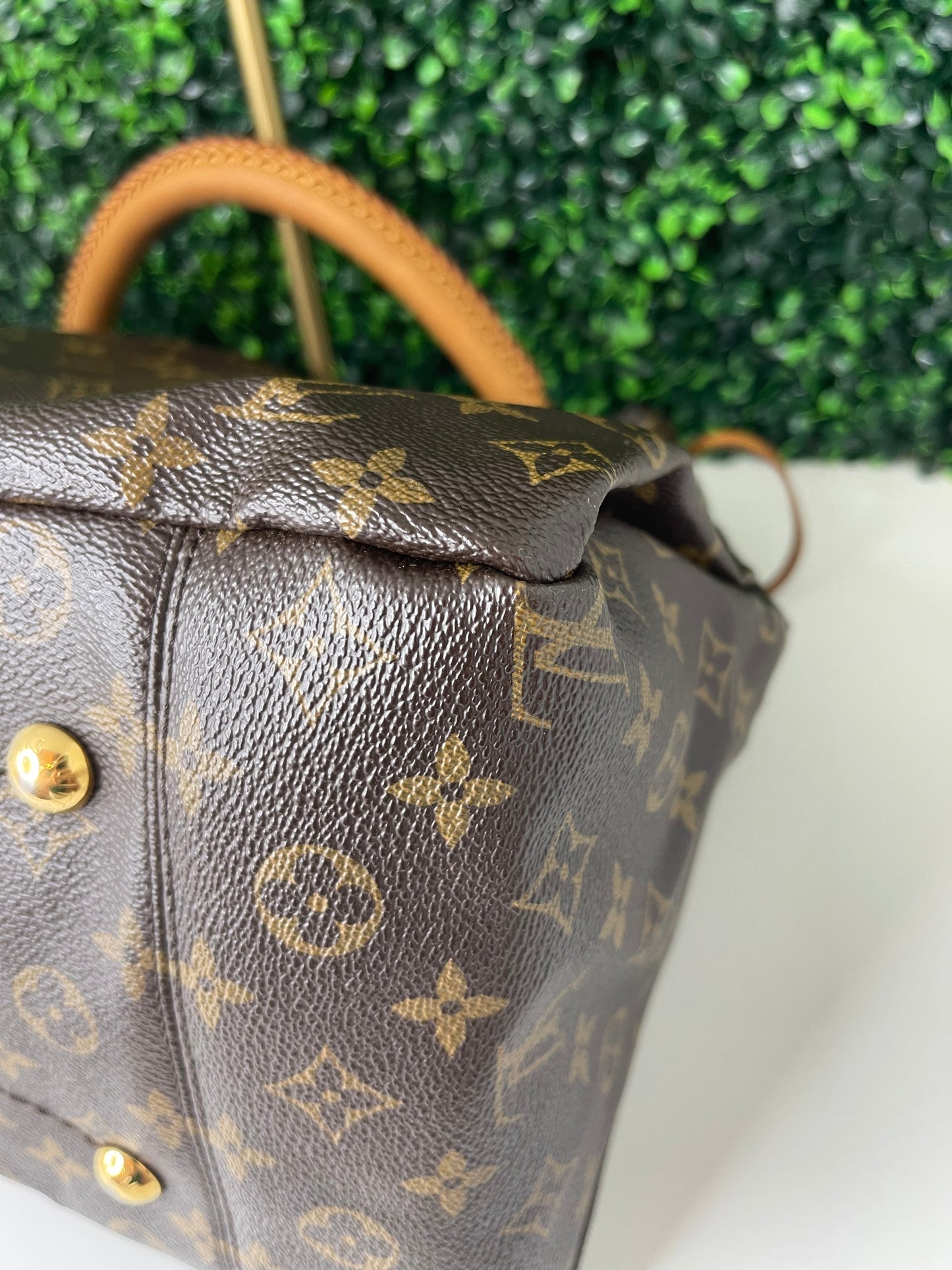 Preowned Louis Vuitton Monogram Artsy MM