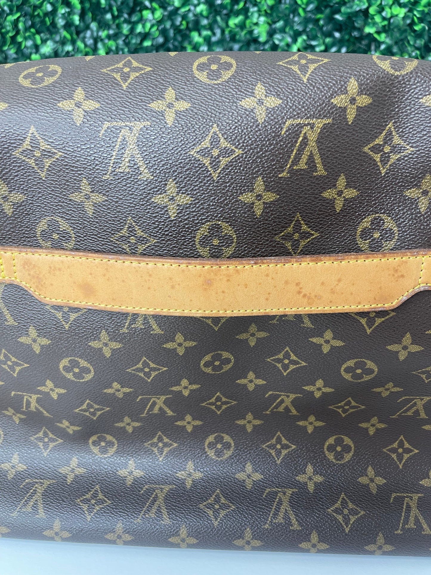 Louis Vuitton Abbesses Messenger Bag