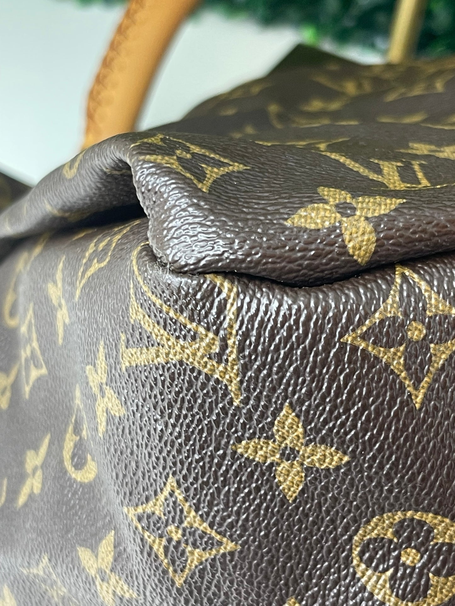 Preowned Louis Vuitton Monogram Artsy MM