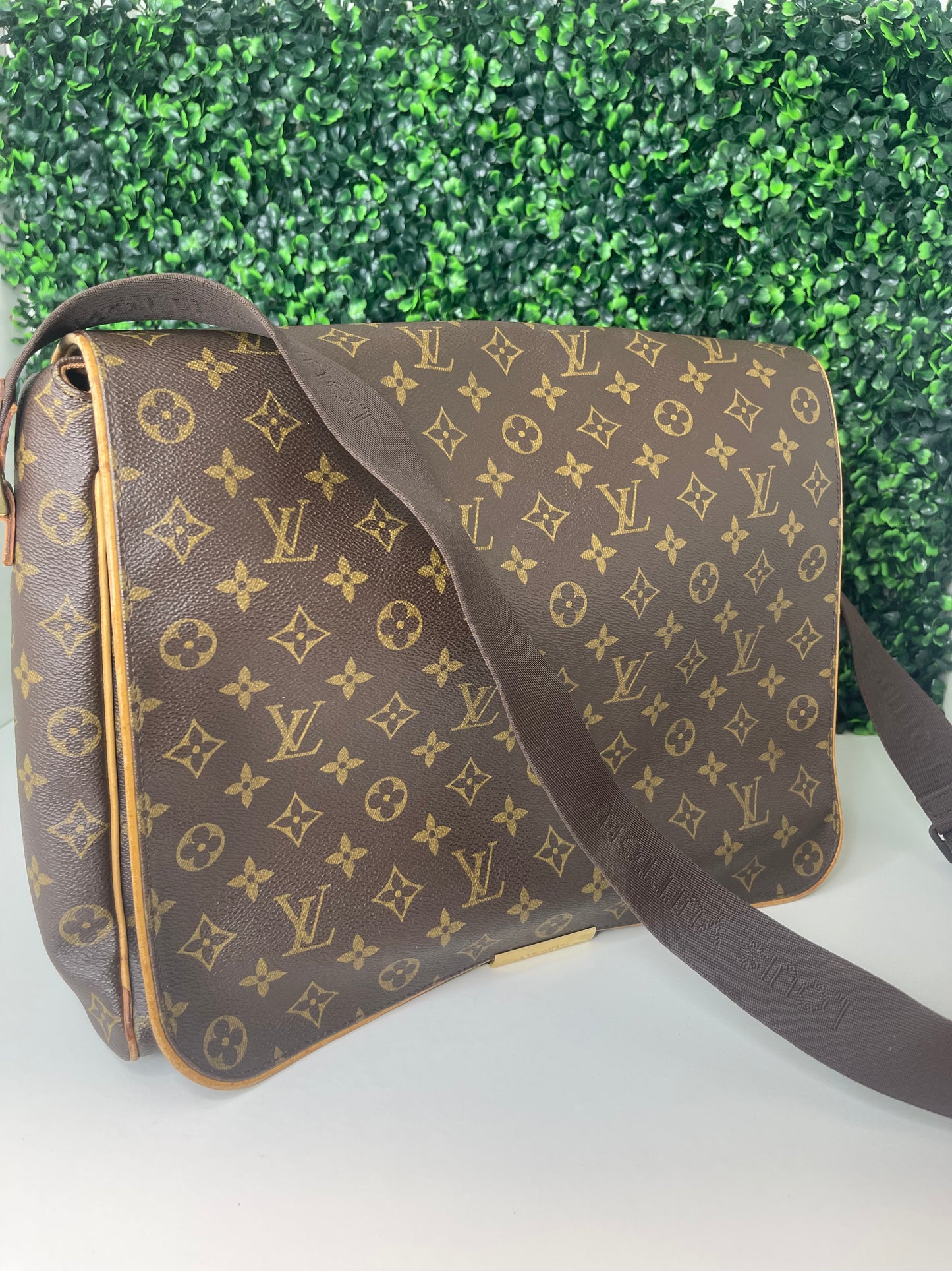 Louis Vuitton Abbesses Messenger Bag