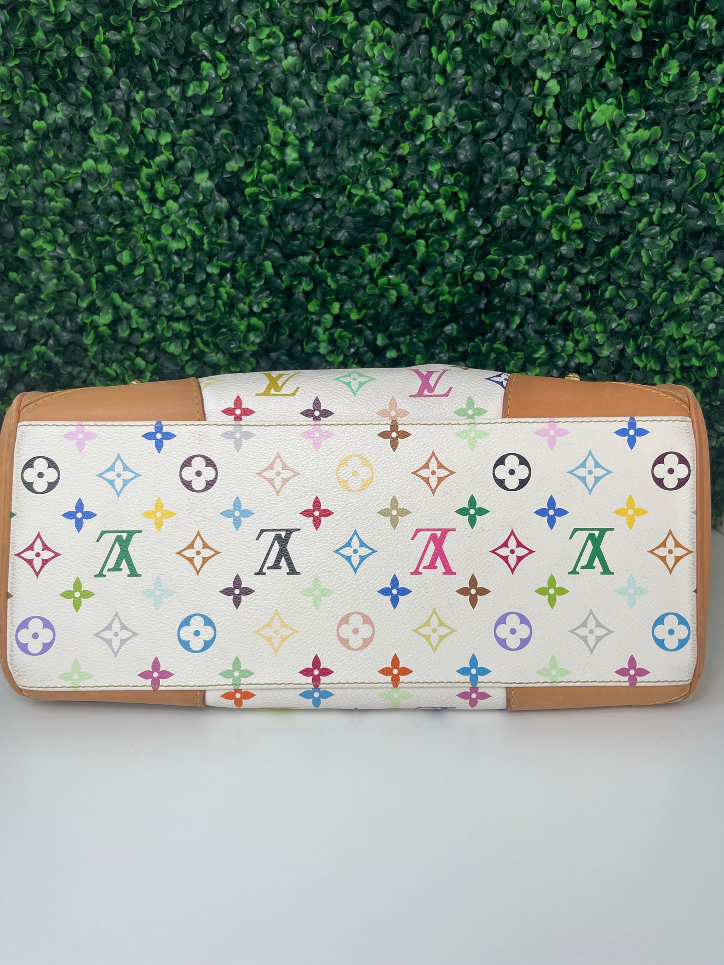 Preowned Louis Vuitton Multicolor Claudia White