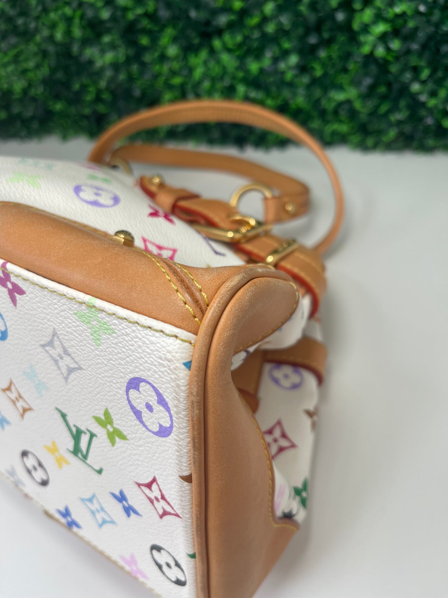 Preowned Louis Vuitton Multicolor Claudia White