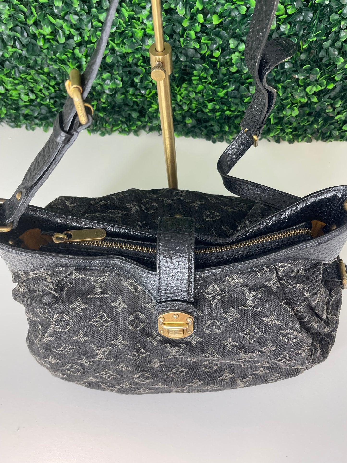 Preowned Louis Vuitton Black Denim Mahina