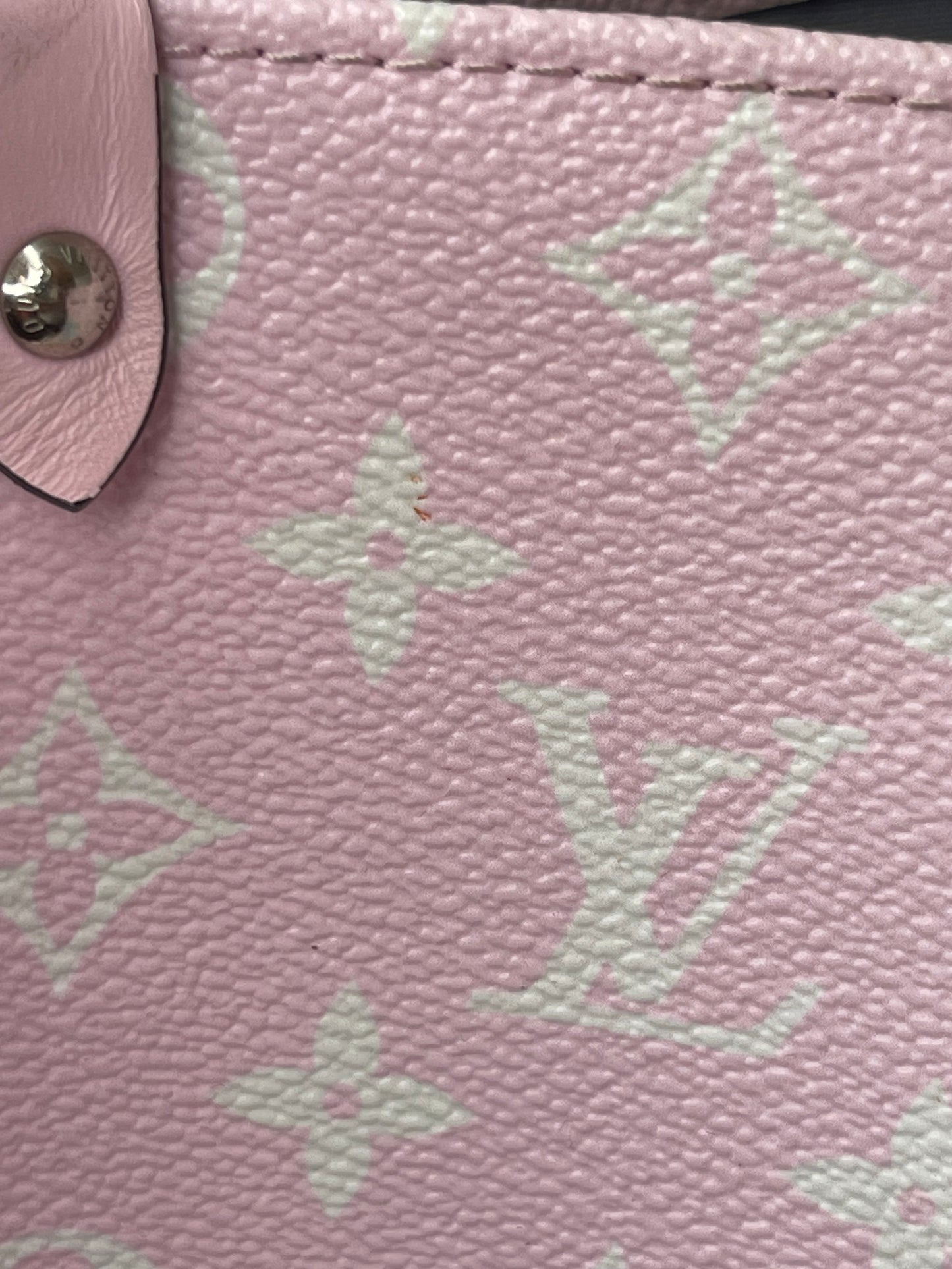 Louis Vuitton|Limited Edition OnTheGo GM | Escale Pastel