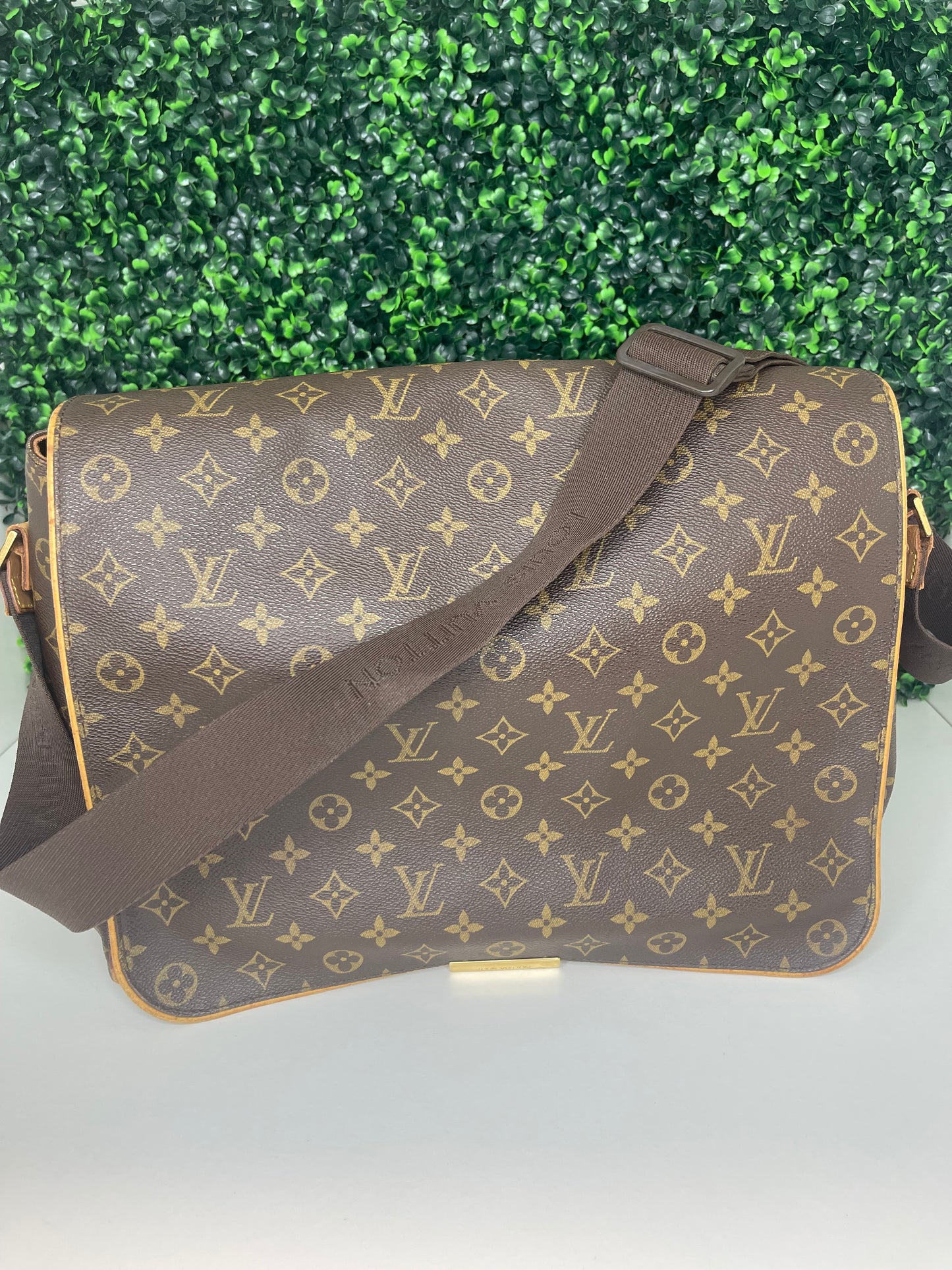 Louis Vuitton Abbesses Messenger Bag