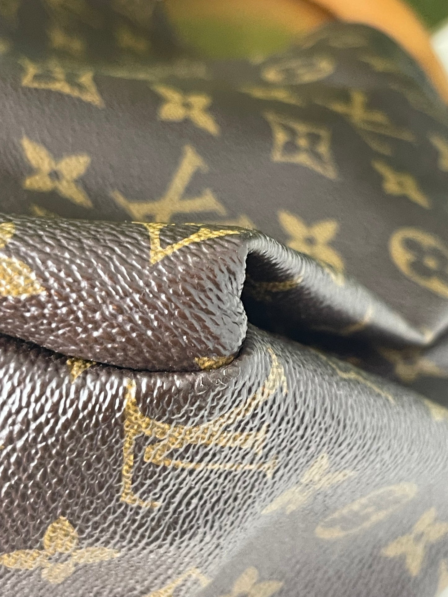 Preowned Louis Vuitton Monogram Artsy MM