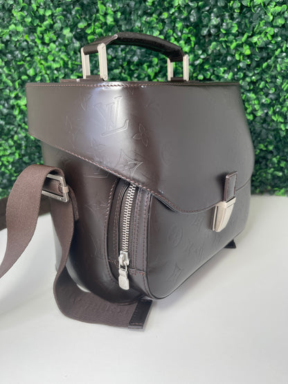 Brown handbag from side 