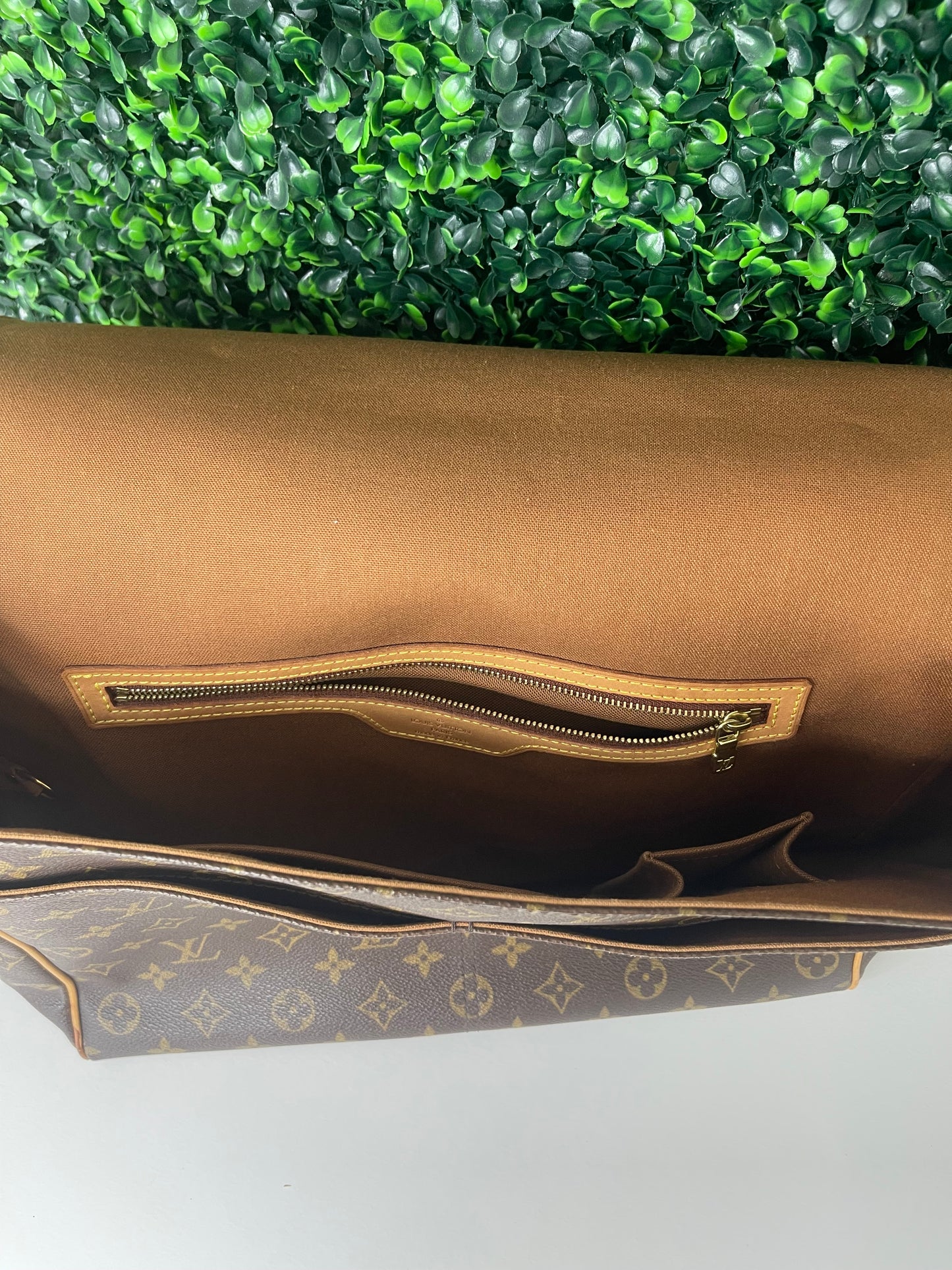 Louis Vuitton Abbesses Messenger Bag