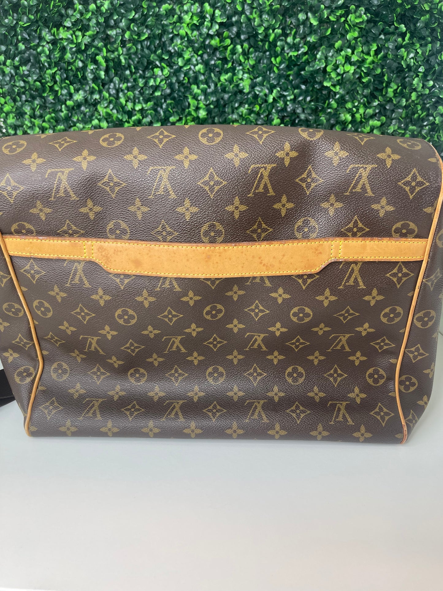 Louis Vuitton Abbesses Messenger Bag