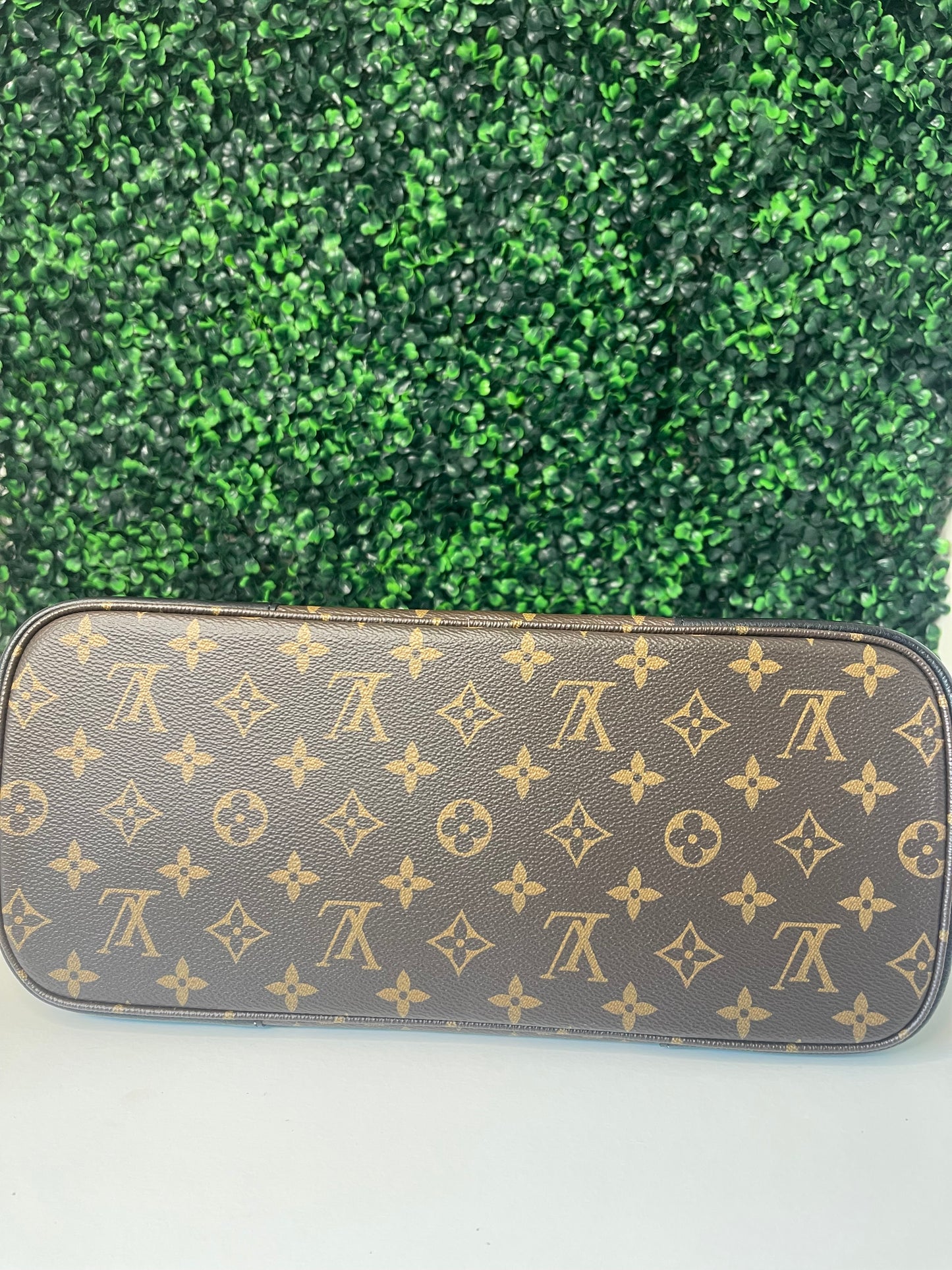 Louis Vuitton Monogram Flandrin