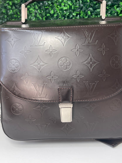 Front view of brown handbag 