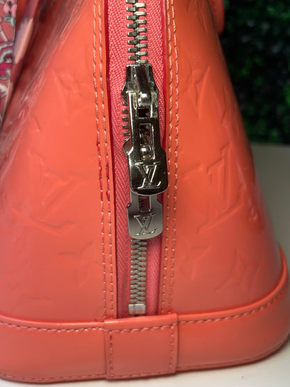 Preowned Louis Vuitton Rose Litchi Vernis Alma PM