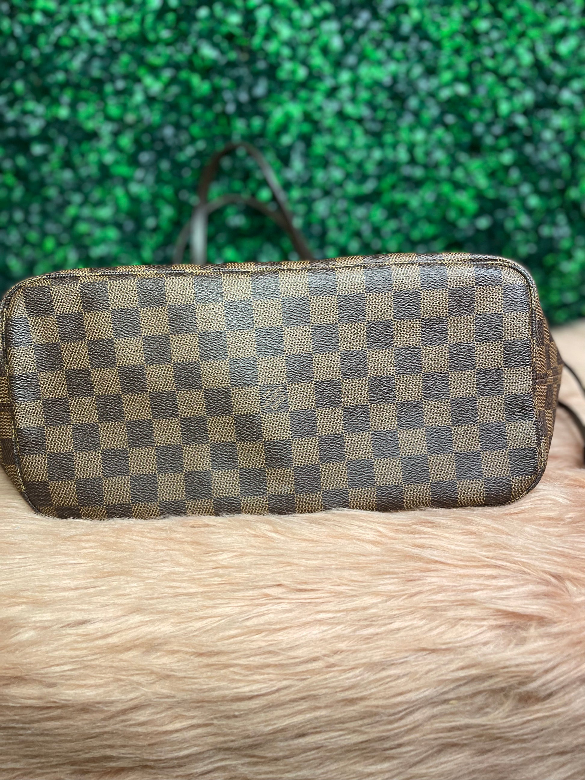 Louis Vuitton Damier Graphite Toiletry Pouch - 9 For Sale on 1stDibs