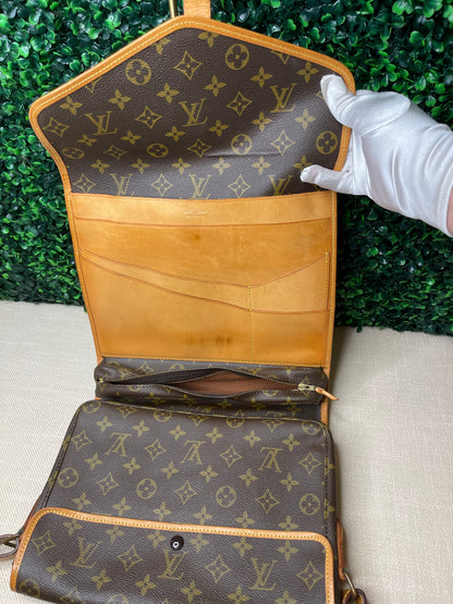 RARE! Louis Vuitton Monogram Portable Serviette Organizer Crossbody