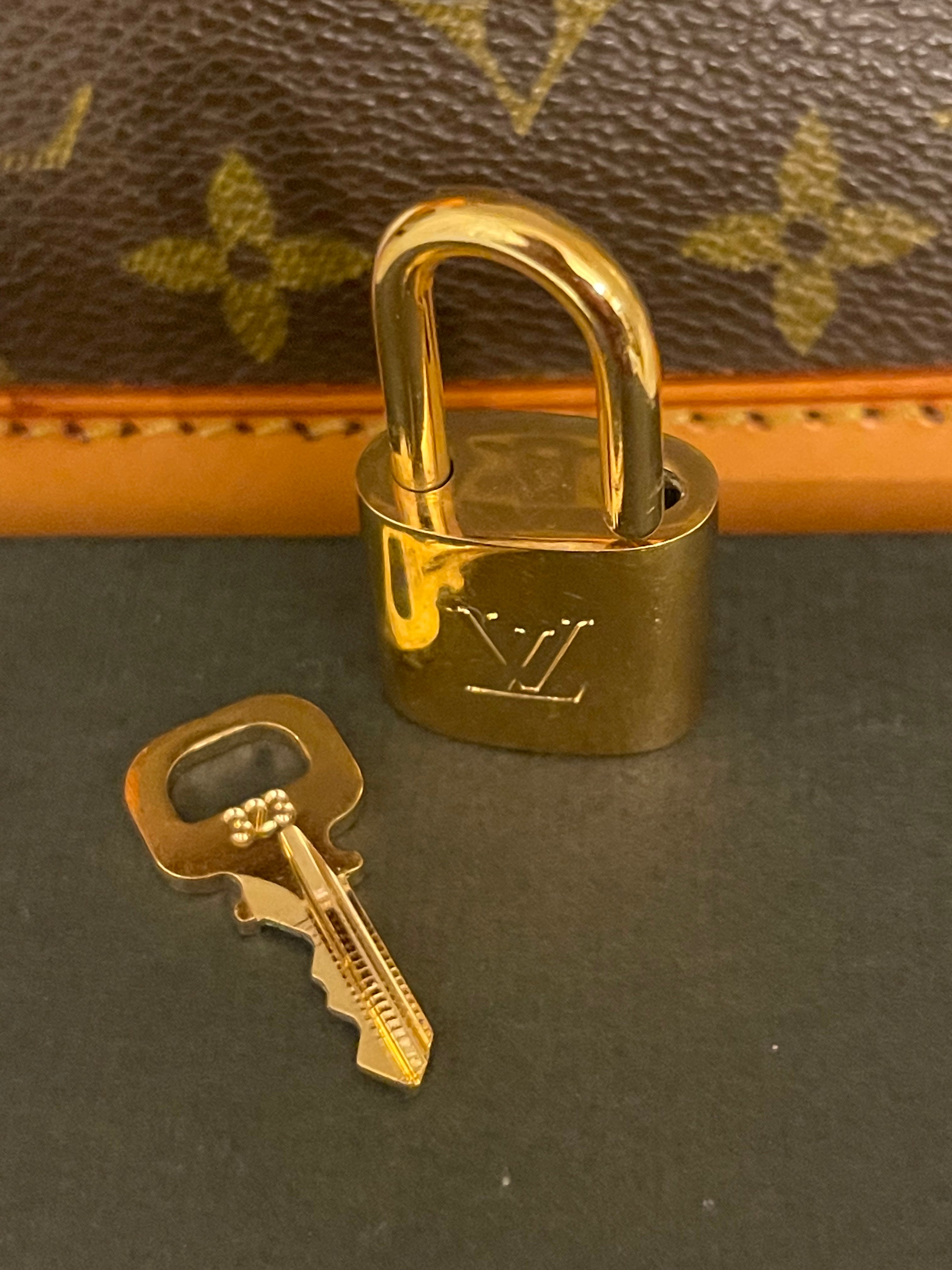 Louis shops Vuitton Lock and Key Set #323 Gold Brass