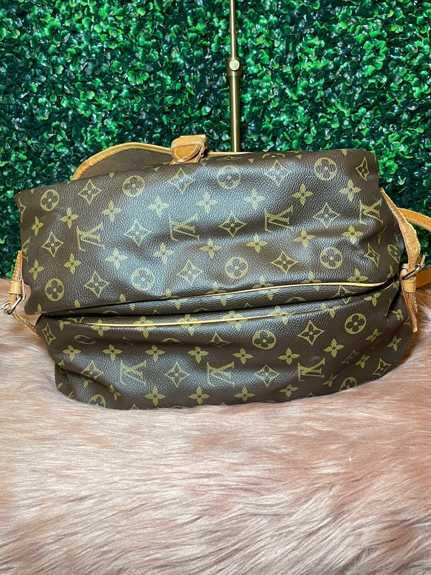 Louis Vuitton Monogram Saumur 35