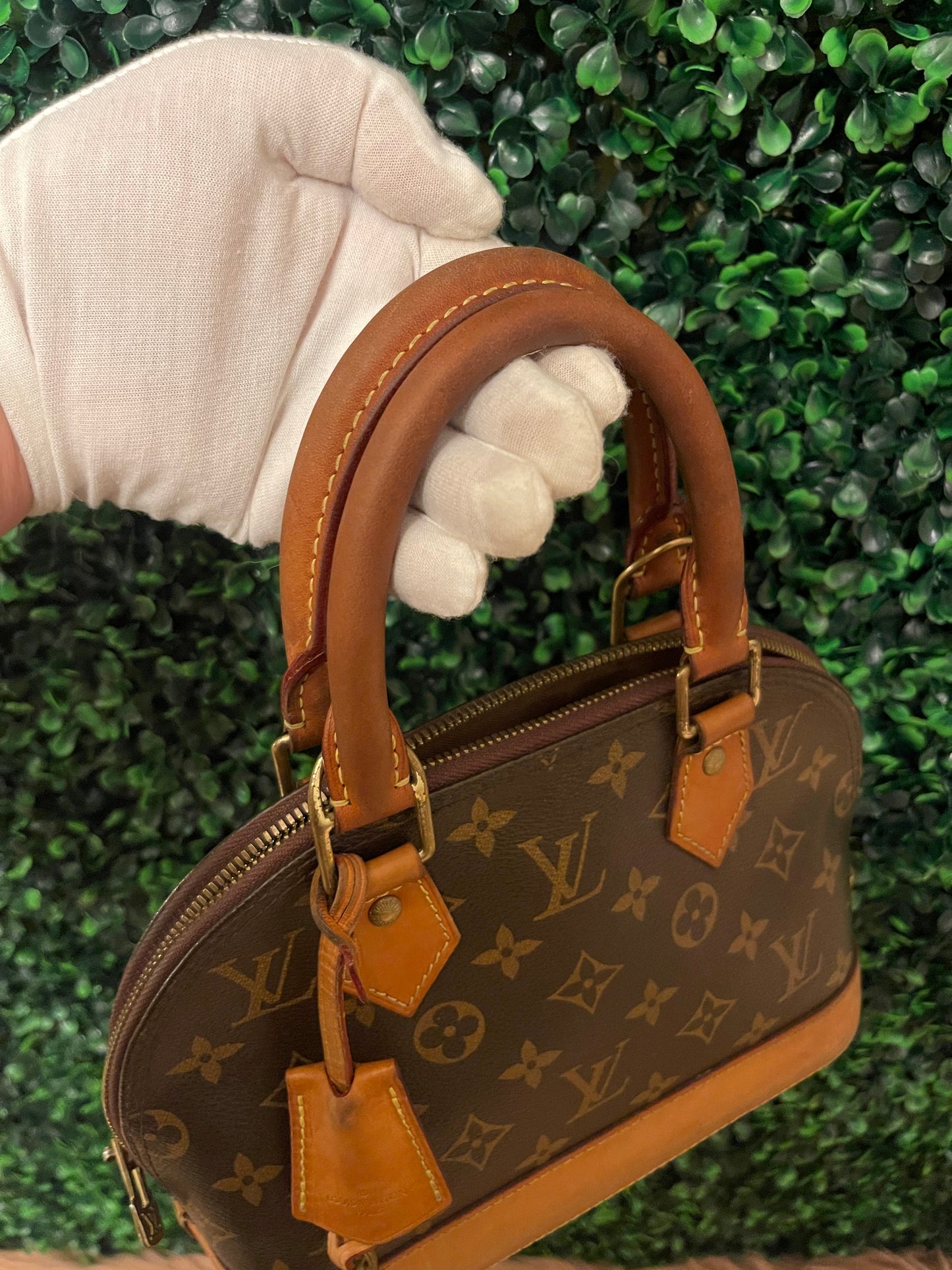 Louis Vuitton Monogram Alma BB