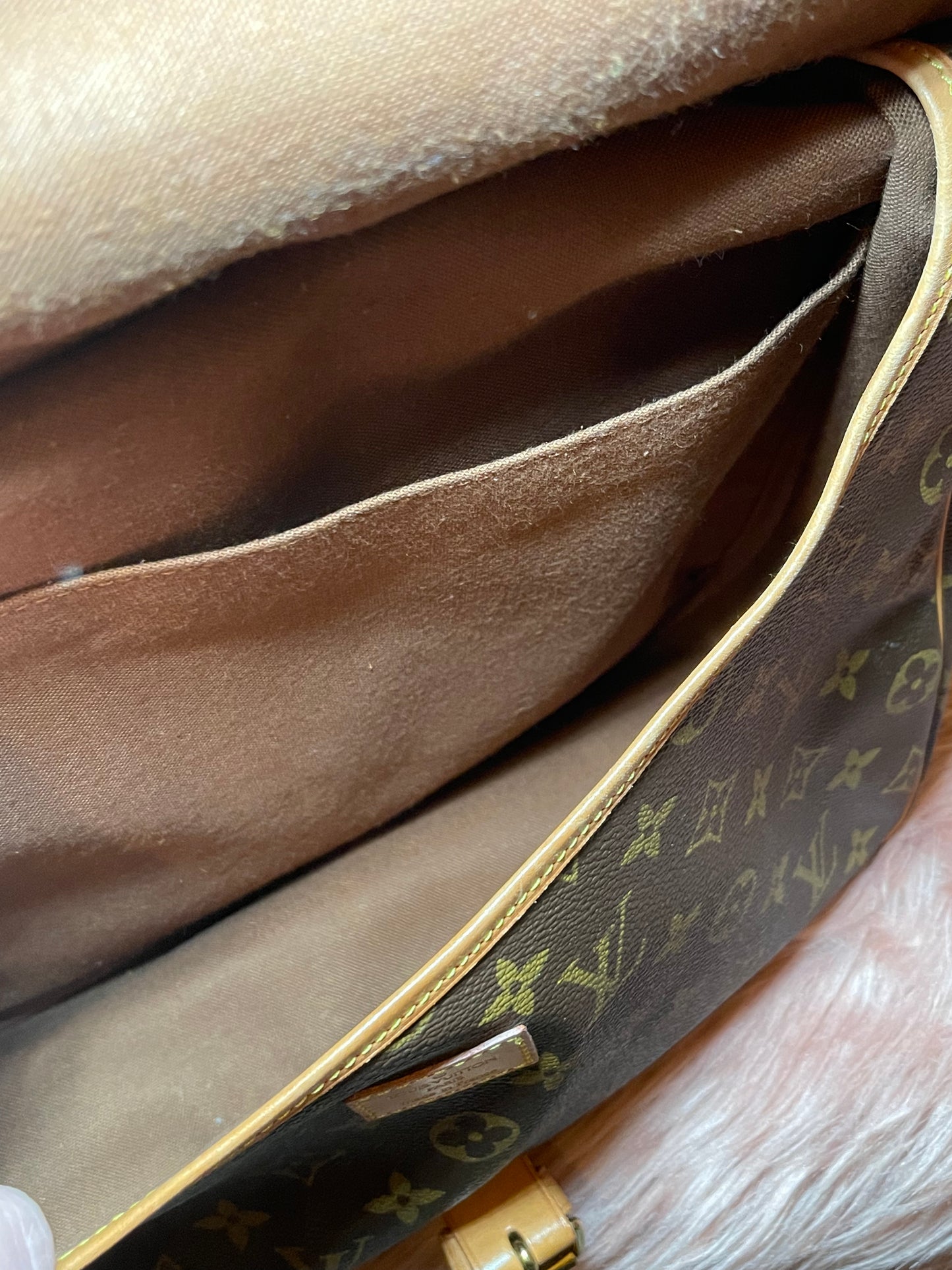 Louis Vuitton Monogram Saumur 35