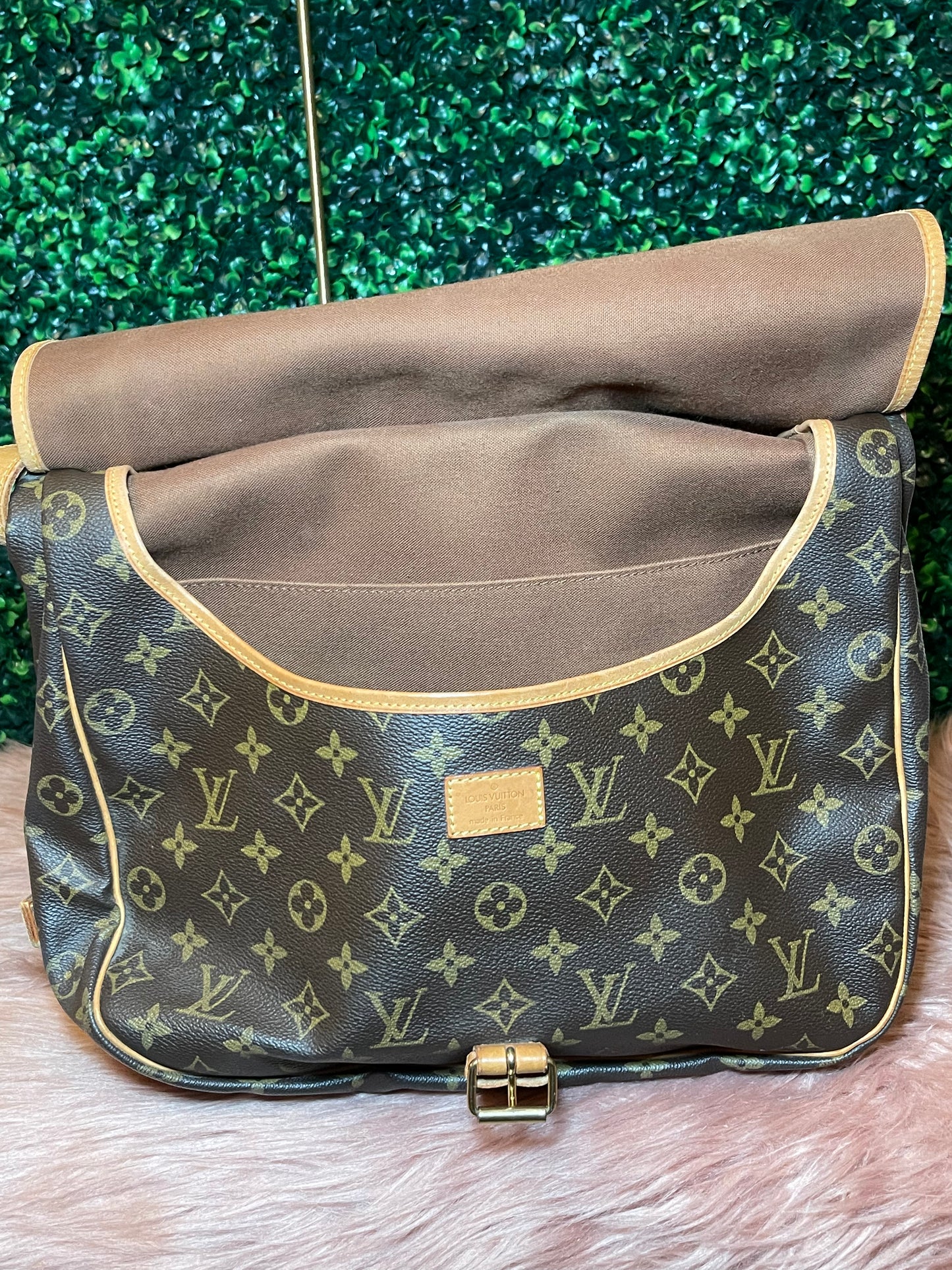 Louis Vuitton Monogram Saumur 35