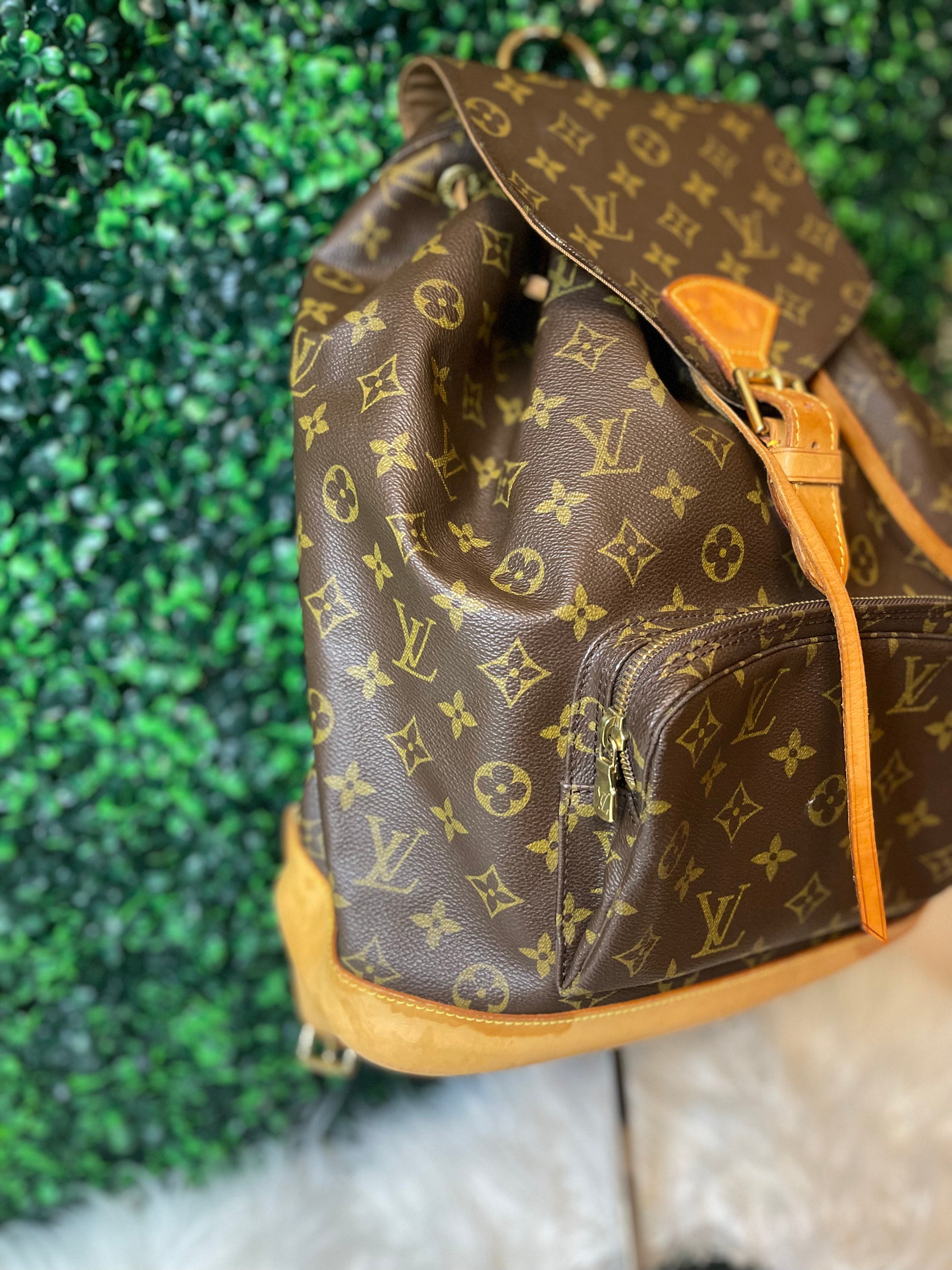 lv montsouris gm backpack
