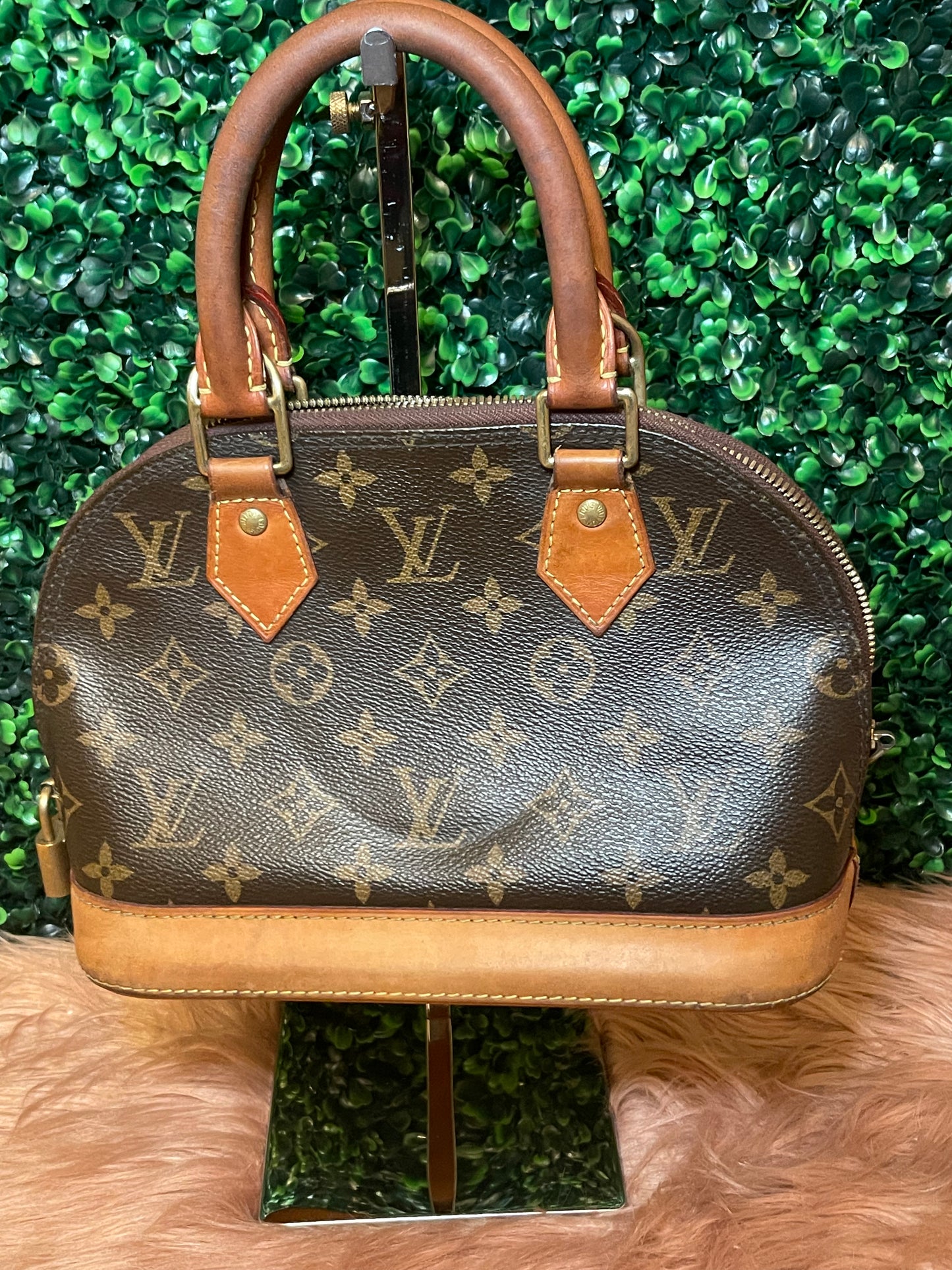 Louis Vuitton Monogram Alma BB